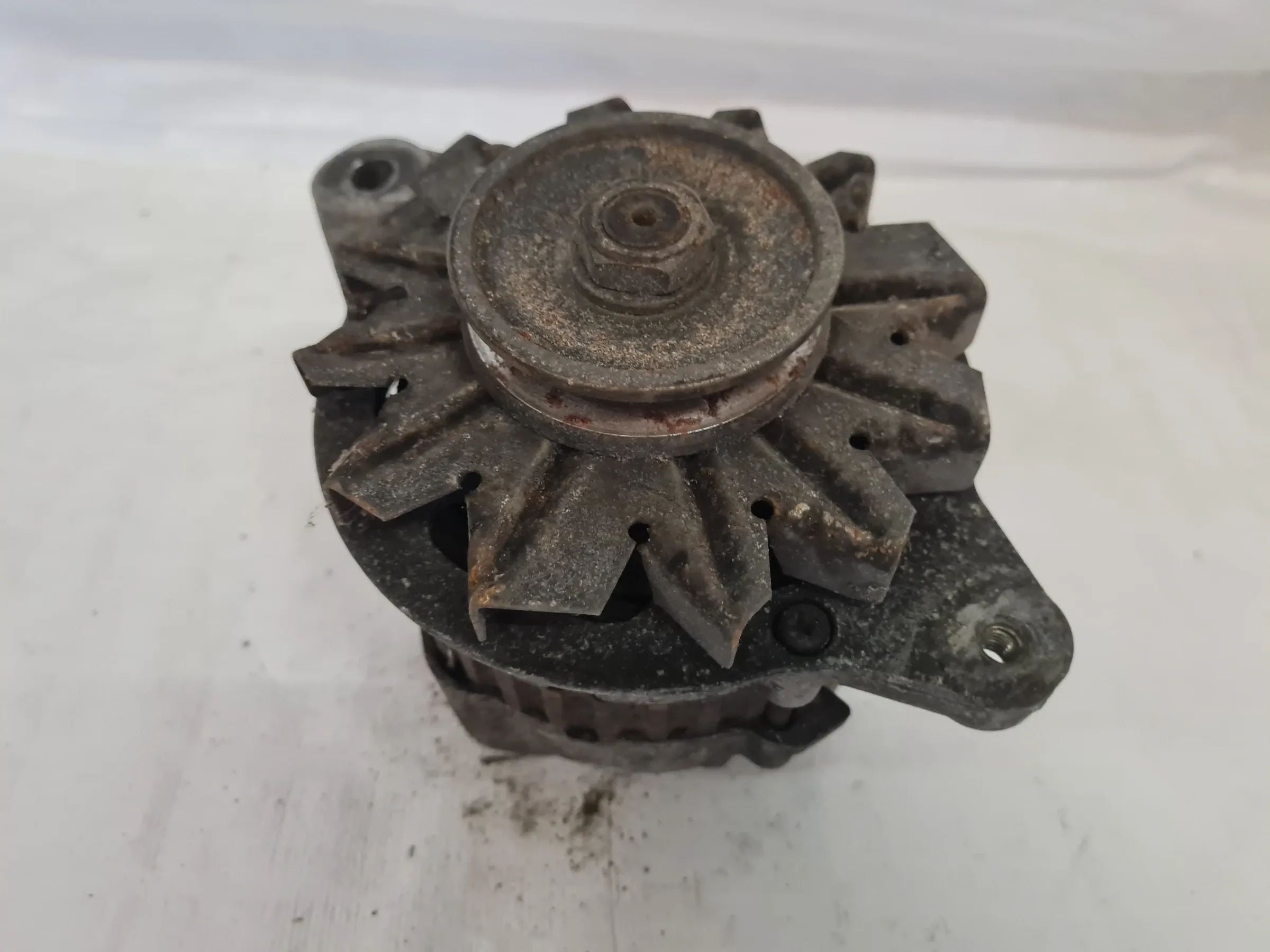 Original Nissan Micra I 1 (K10) Lichtmaschine 23100 10B10