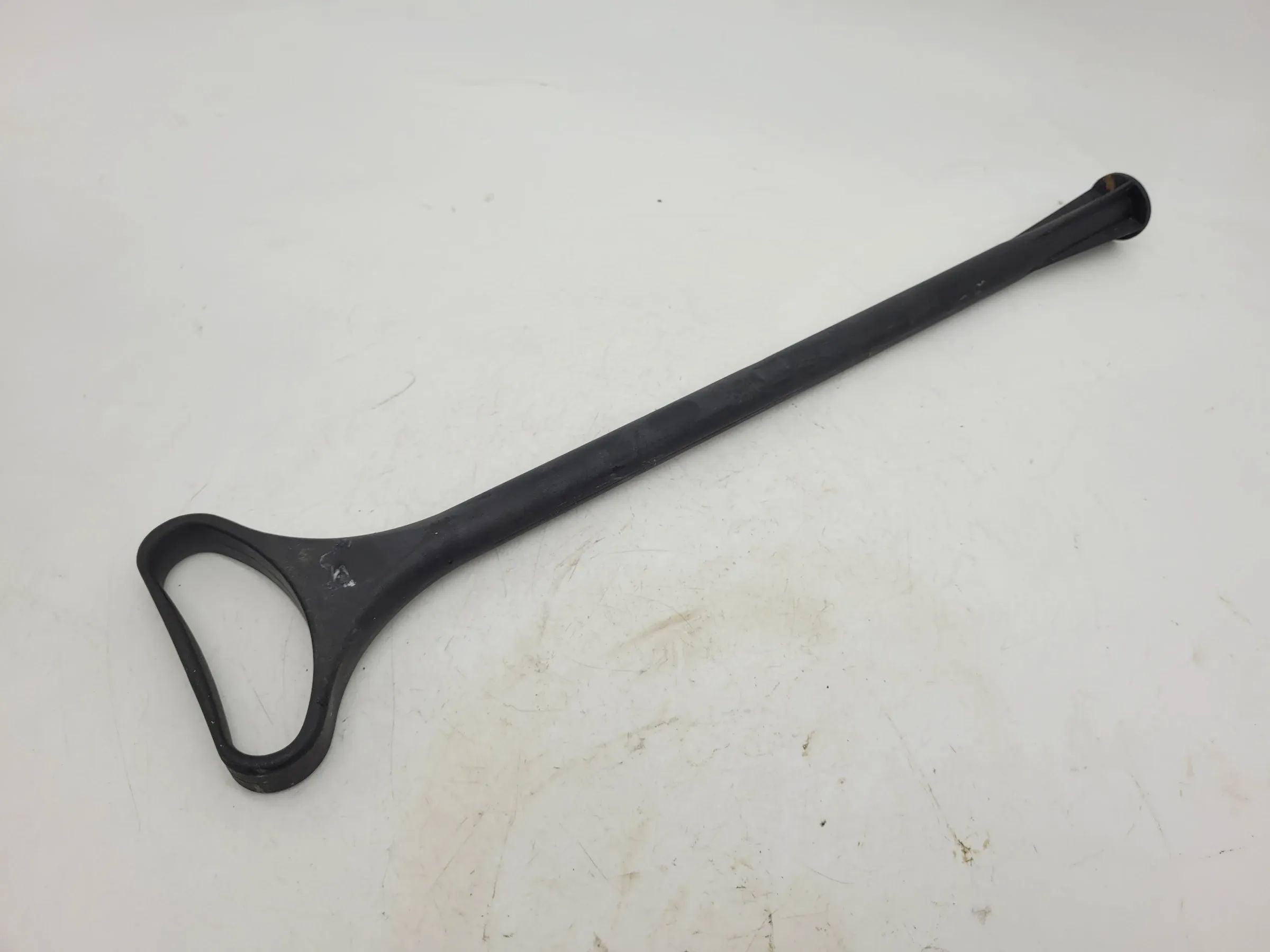 ที่ยึดล้ออะไหล่ Original Mini One (R50/R53) หมายเลข 8165737