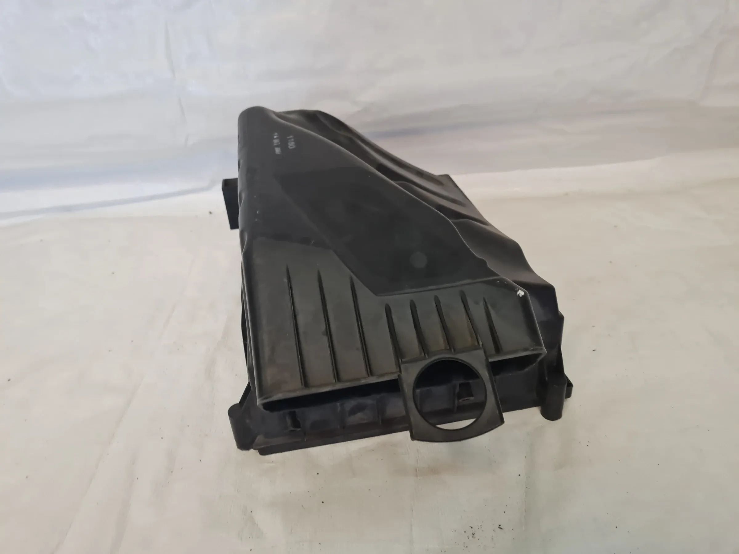 Original Audi A4 8E/B6/B7 Luftfilterkasten Teil 06B133835BD