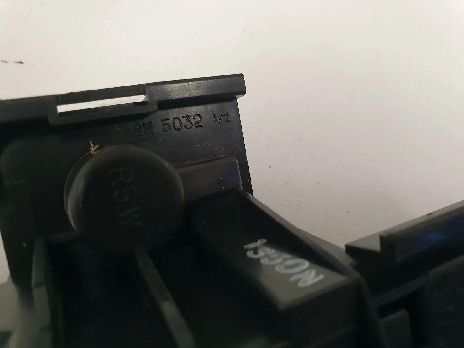 Original Opel Omega B lamp holder GM5032 lamp socket right K16 