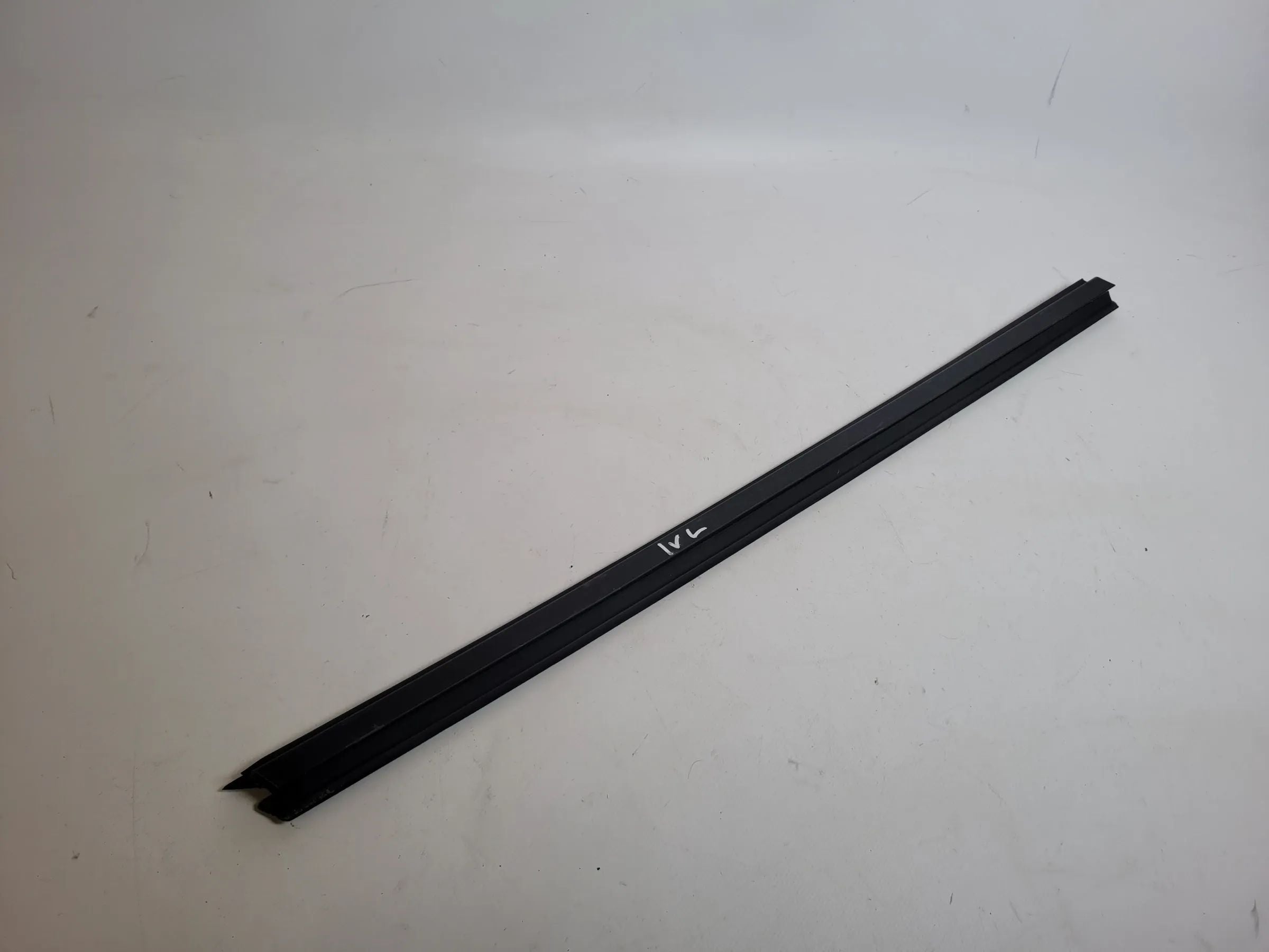 BMW 3er Touring E91 Schachtleiste Dichtung 1 Vorne Links Innen 17033 Original