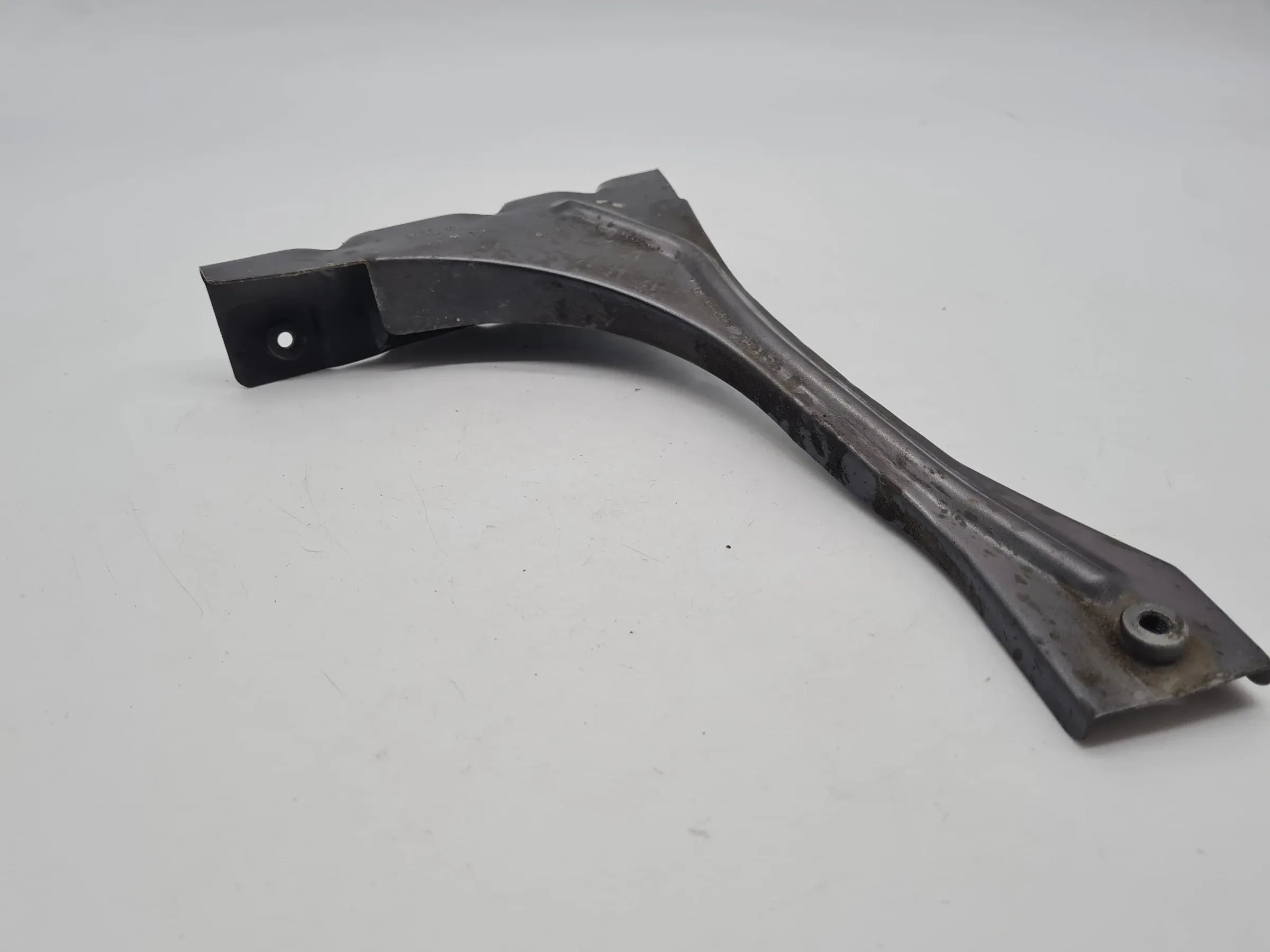 Original Audi A6 (4B2/4B4) Halterung Kotflügel Rechts Vorne 4B0821136A