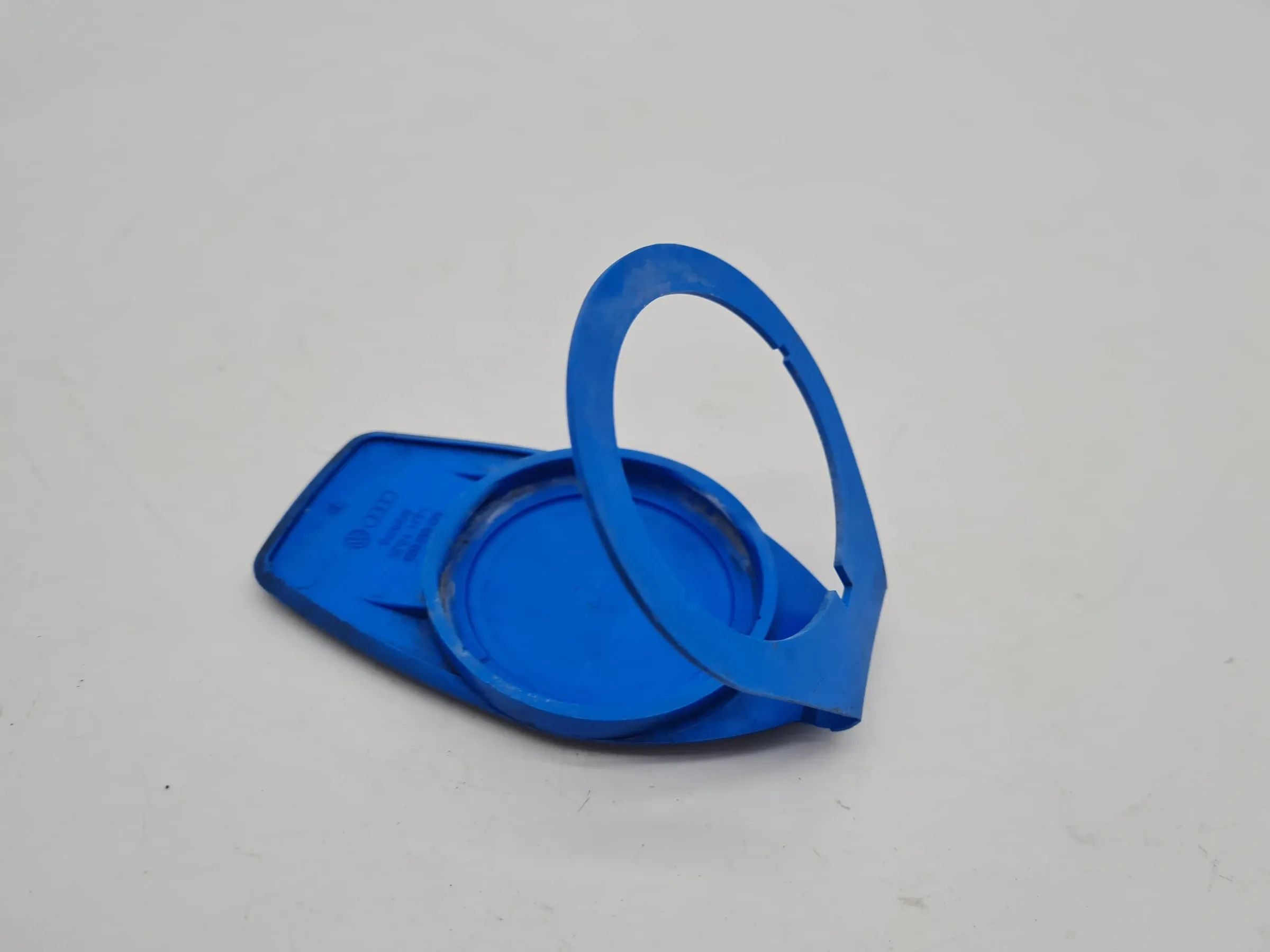 Original VW/Audi/Skoda/Seat A4 Verschluss, Waschwasserbehälter 8D0955455