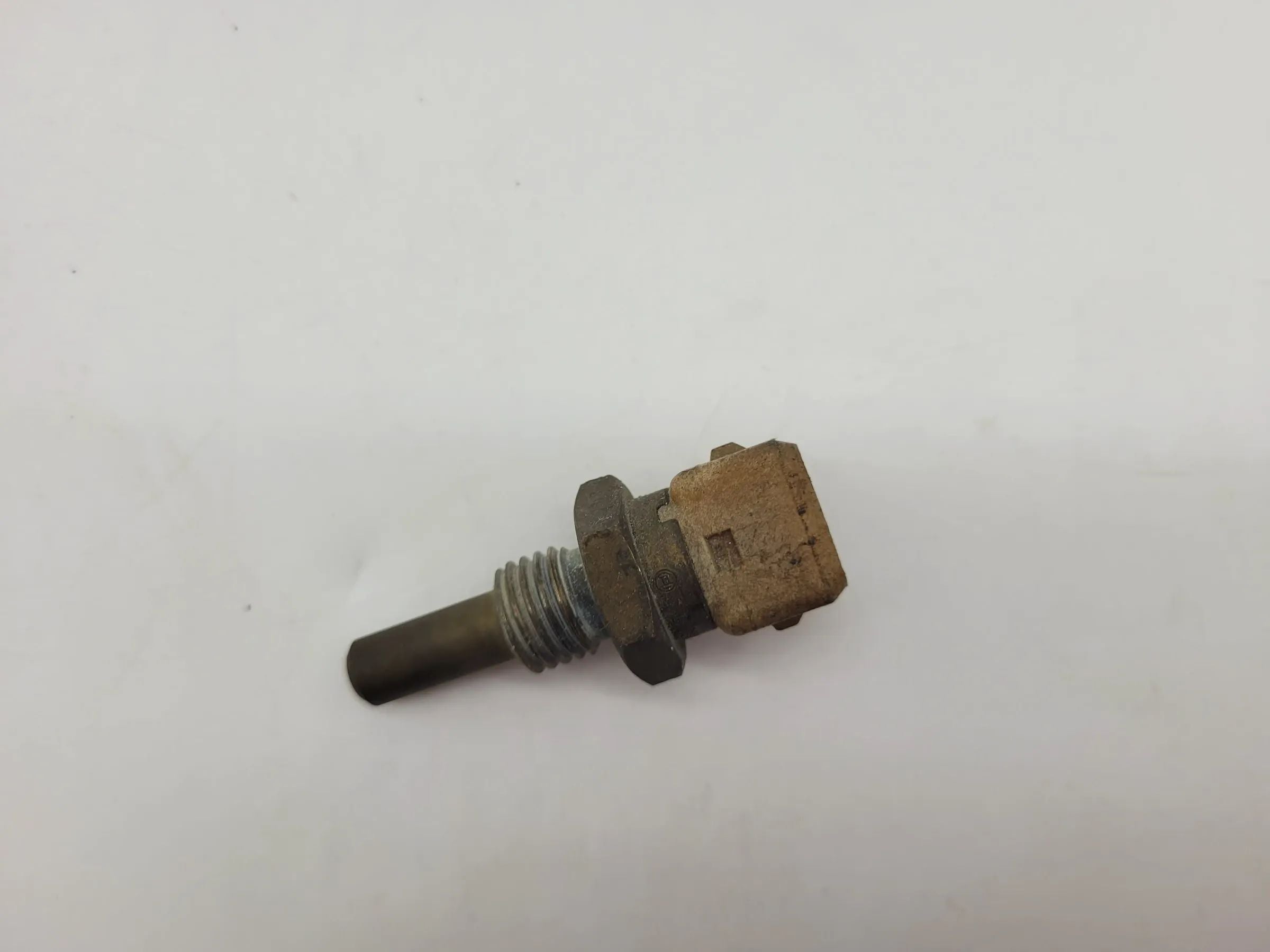 BMW 5er E28 E34 6er E24 7er E23 E32 Kühlflüssigkeit Temperaturfühler 0280130023