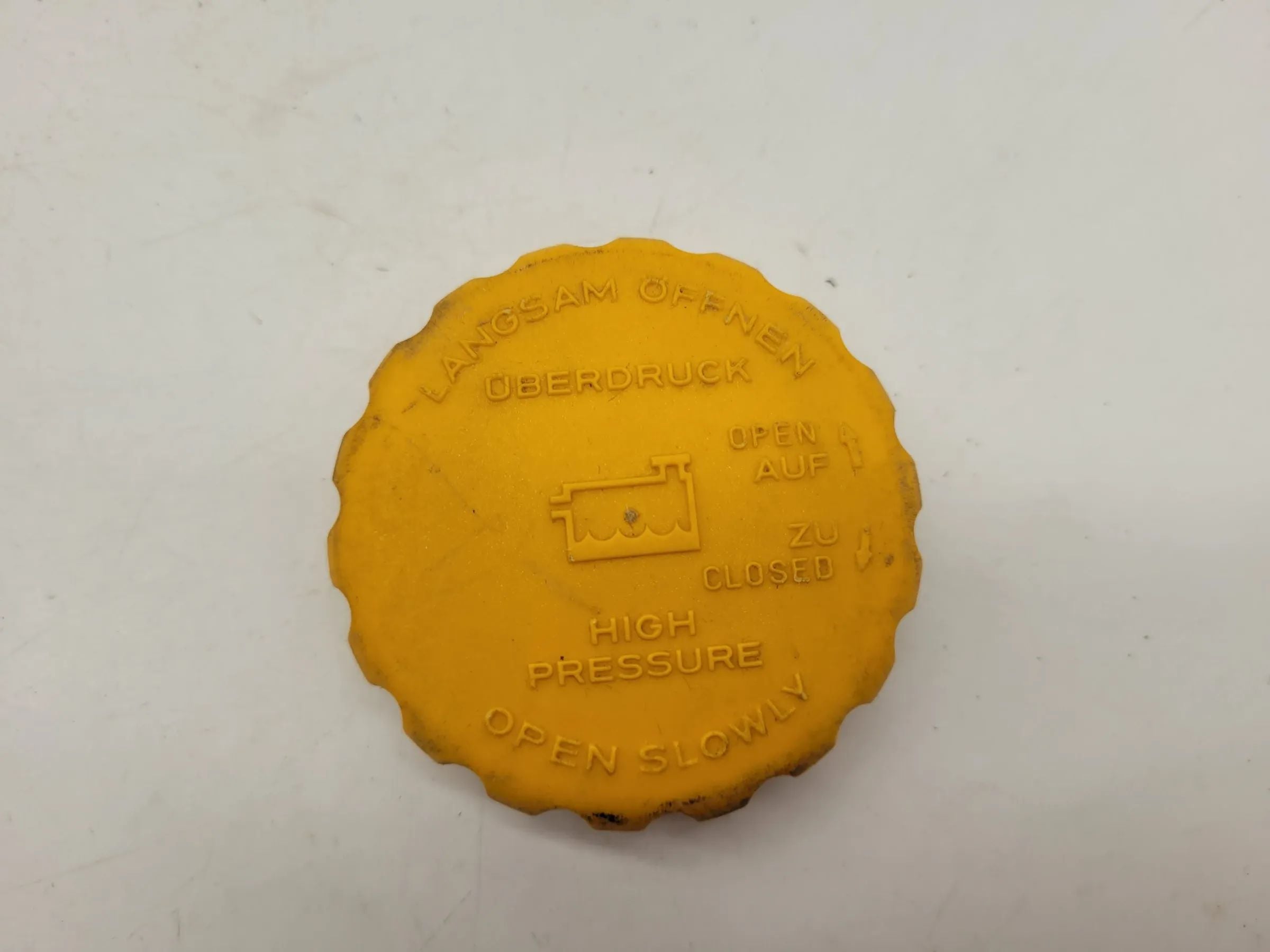 Original Opel Astra G T98 Deckel Verschluss Ausgleichsbehälter 001834583