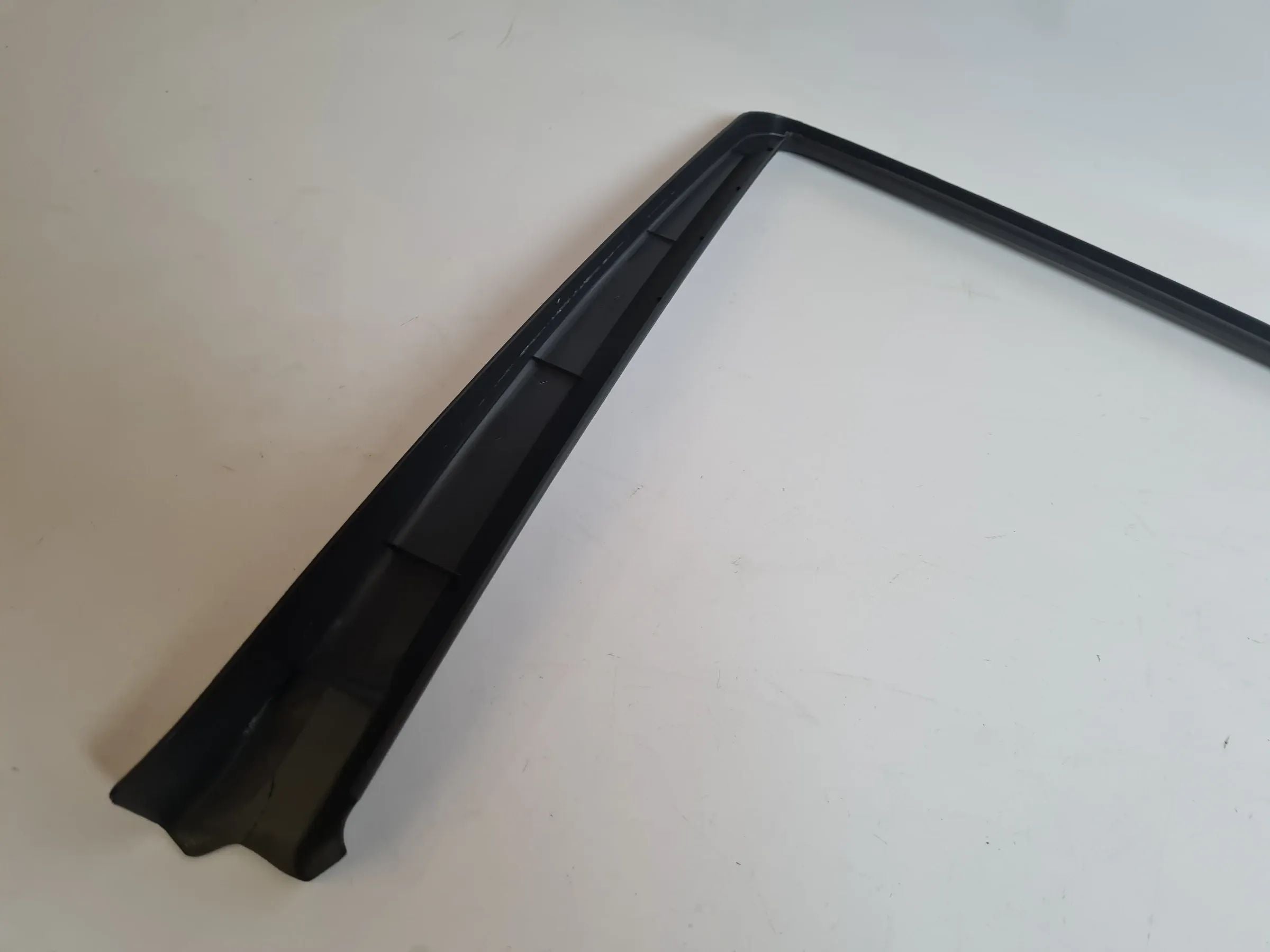 Original Mercedes C-Klasse (CL203) Fensterrahmenverkleidung Rechts A2037250471