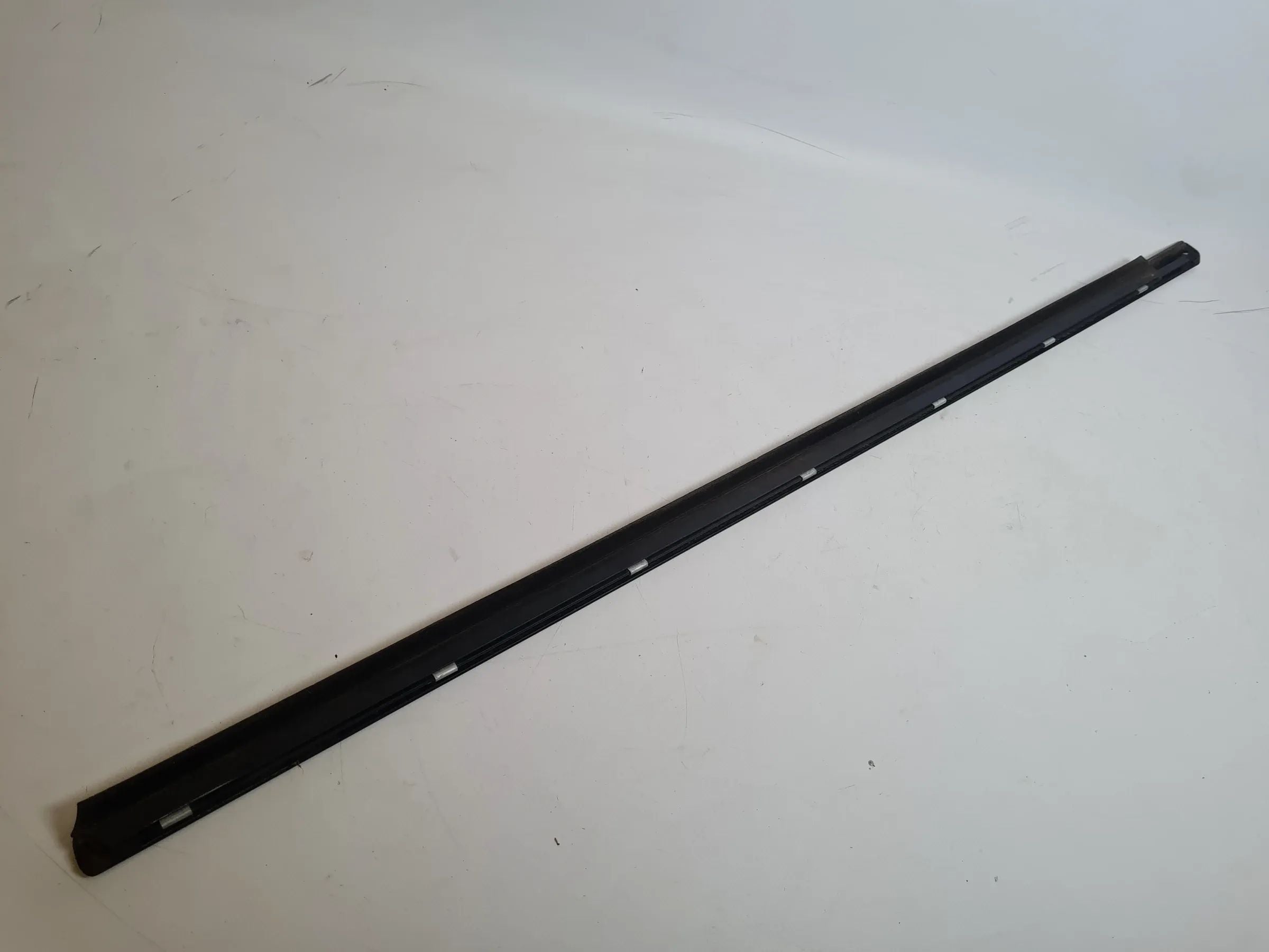 Original Mercedes C-Klasse (CL203) Einstiegsleiste Rechts Schwarz A2036903280