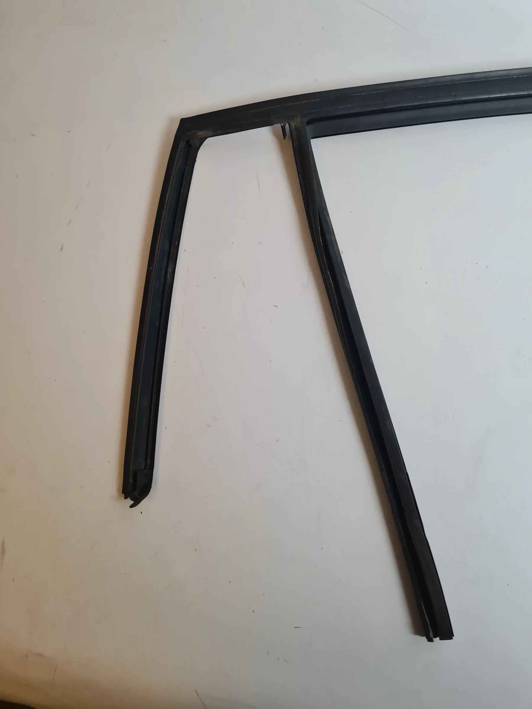 BMW 3er Touring E91 Fenster Dichtung Gummi Hinten Rechts 16850 Original