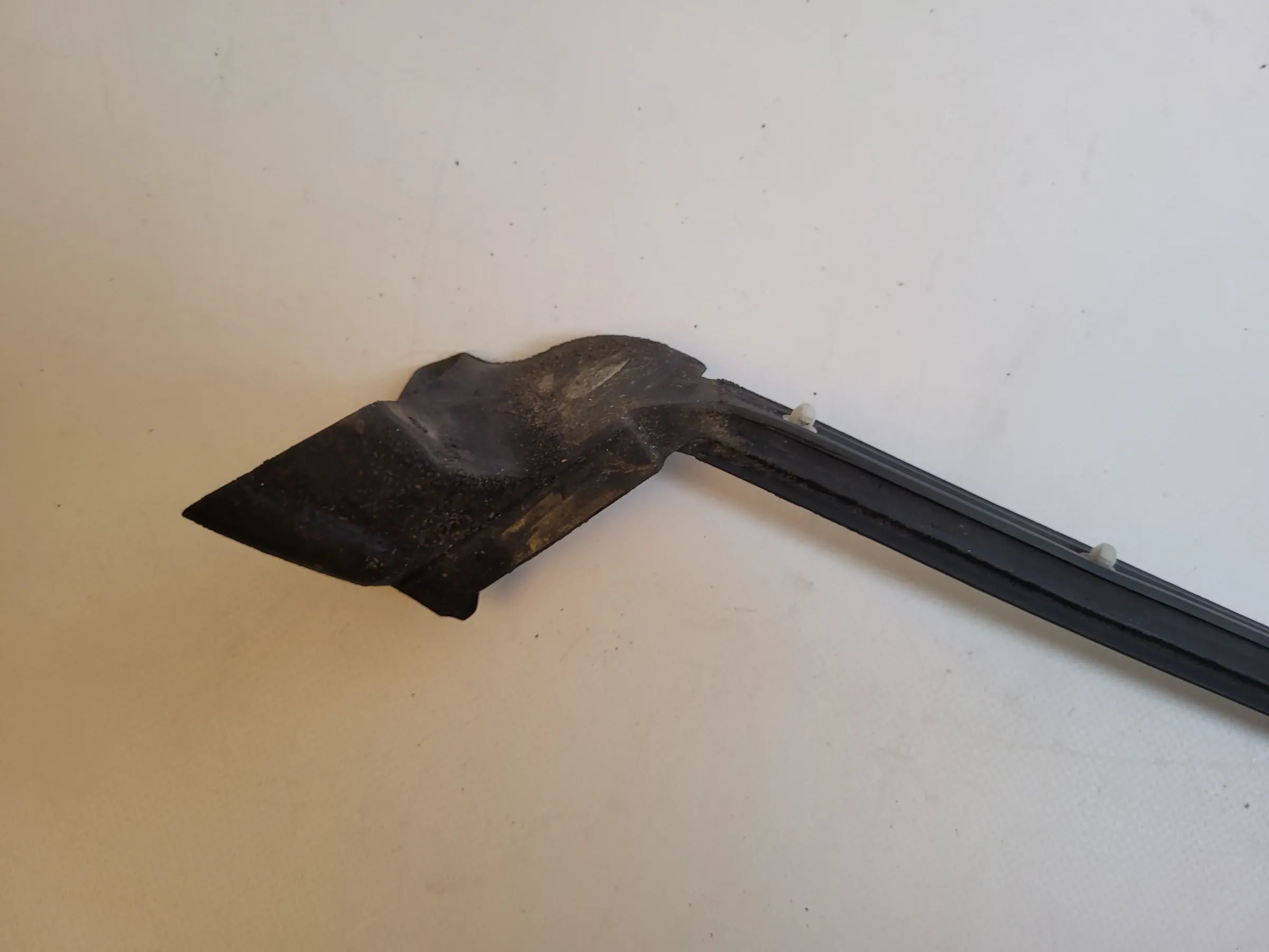 Fiat Punto Grande 199 Rahmen Dichtung Vorne Rechts Original