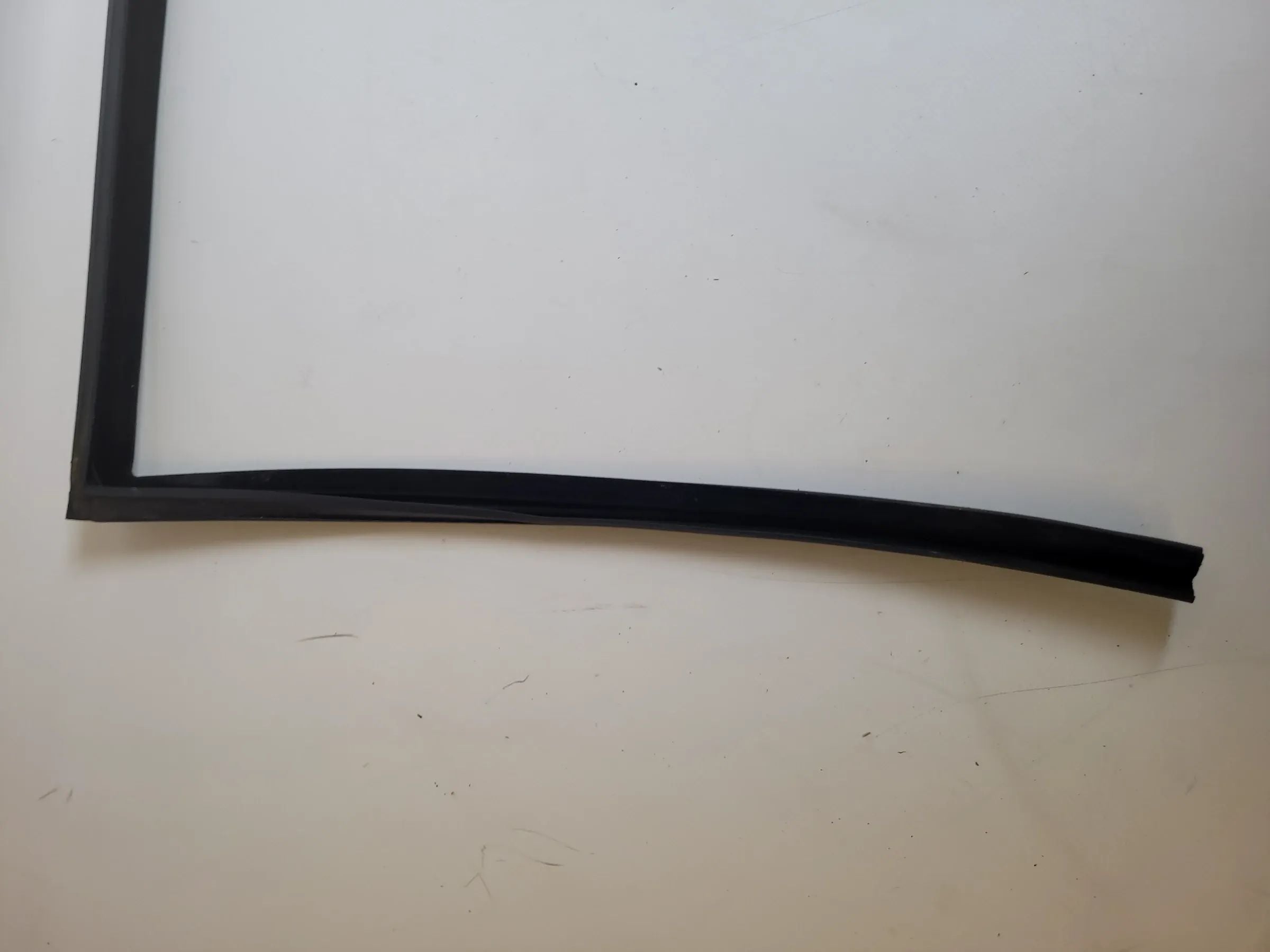 BMW 5er Touring E39 Dichtung Fensterführung Rechts Hinten Innen (Original)