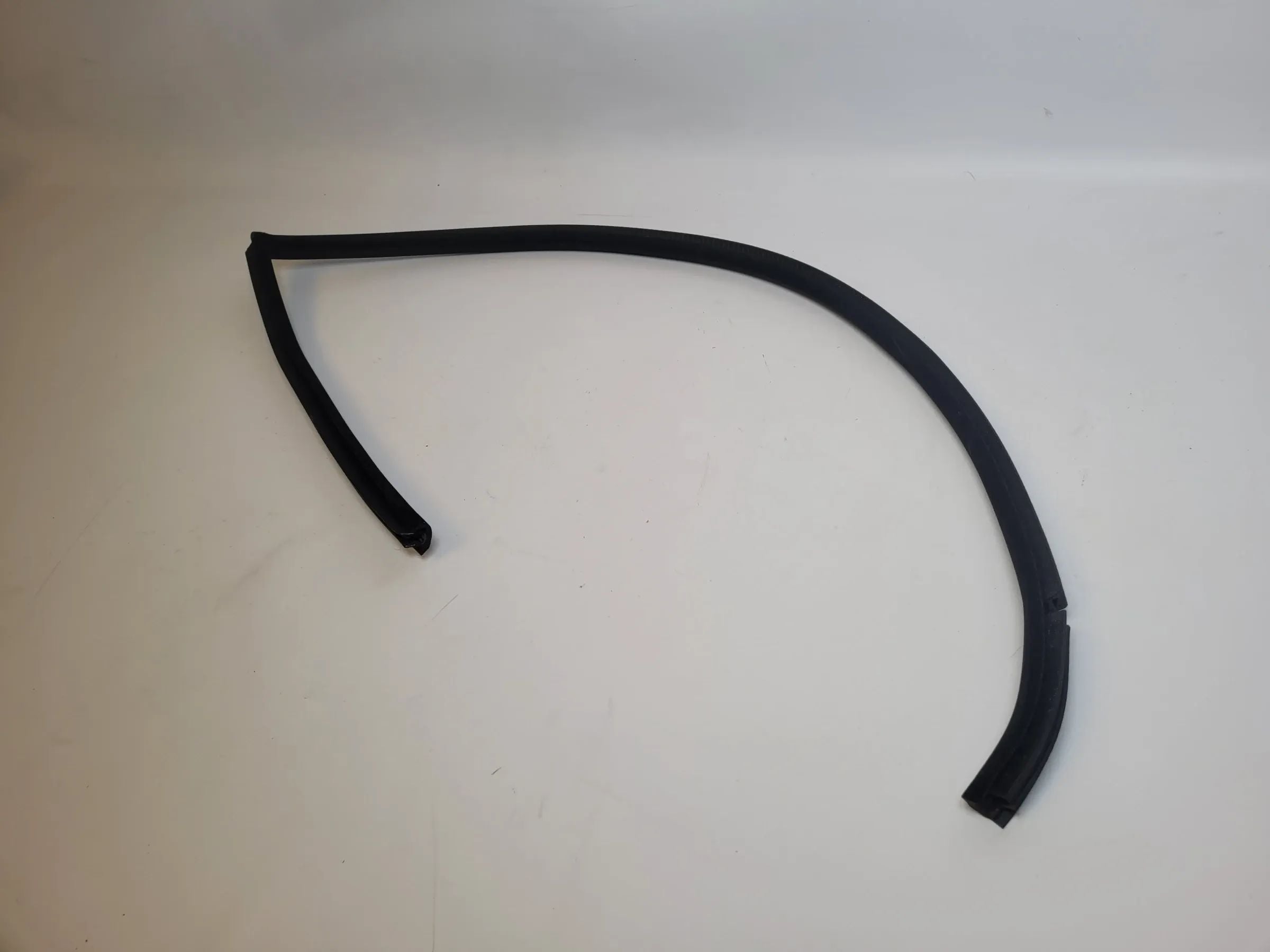 BMW 5er Touring E39 Dichtung Kofferaumfenster Rechts (Original)