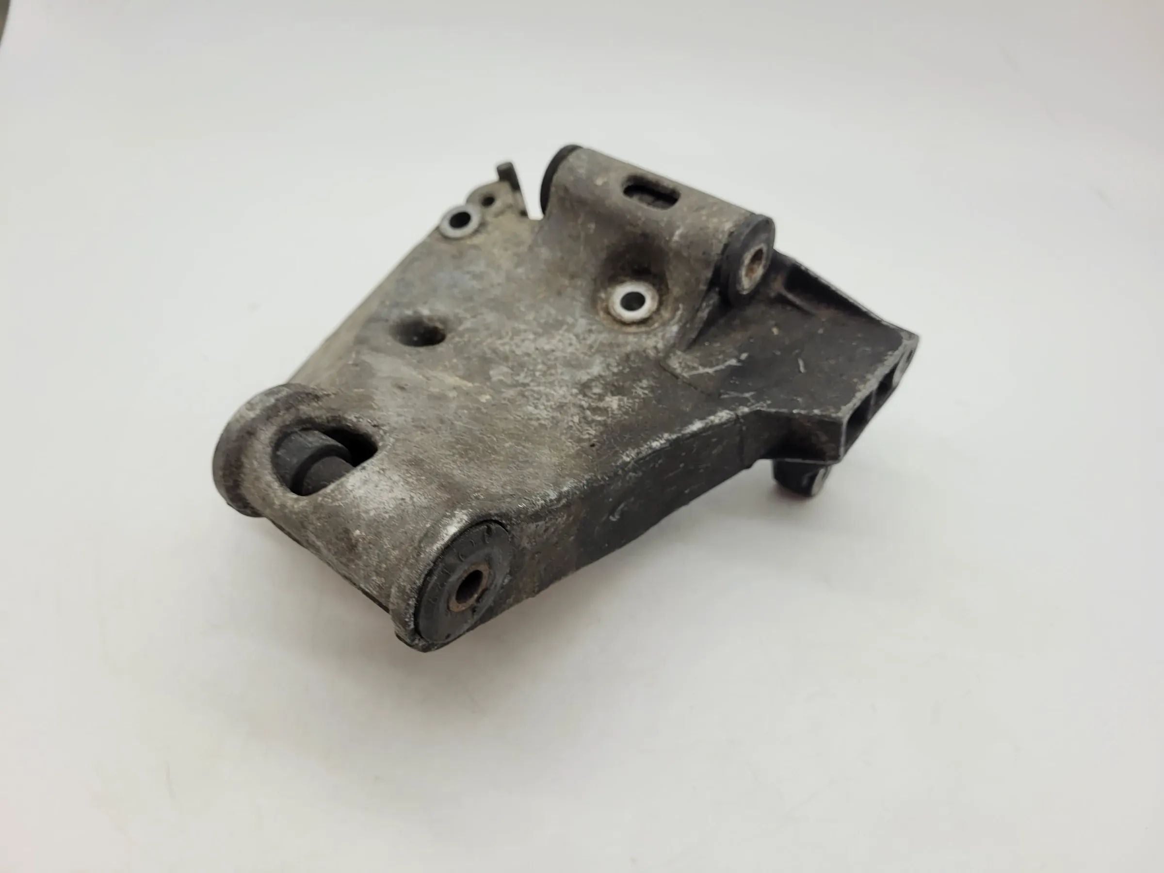 BMW 3er E36 Motorhalter Halterung Lichtmaschine 1721865.9 (Original)