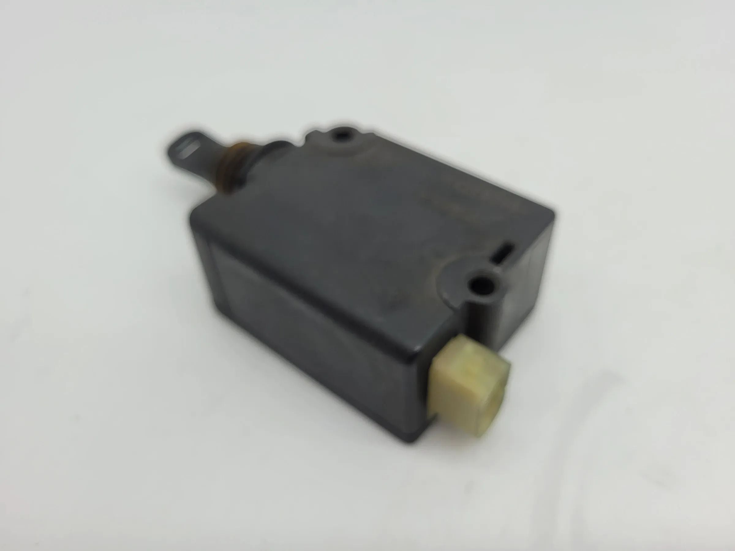 BMW 5er Touring E39 Stellantrieb Stellmotor Heckklappe 8384069 (Original)