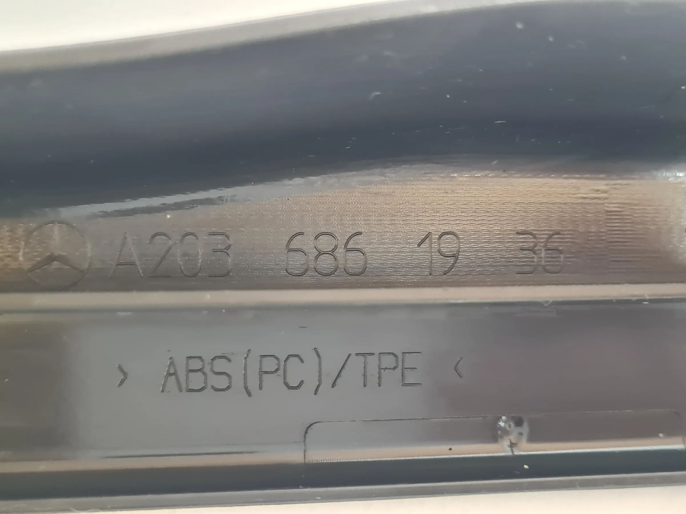 Mercedes C-Klasse CL203 Einstiegsleiste Vorne Links A2036861936 (Original)