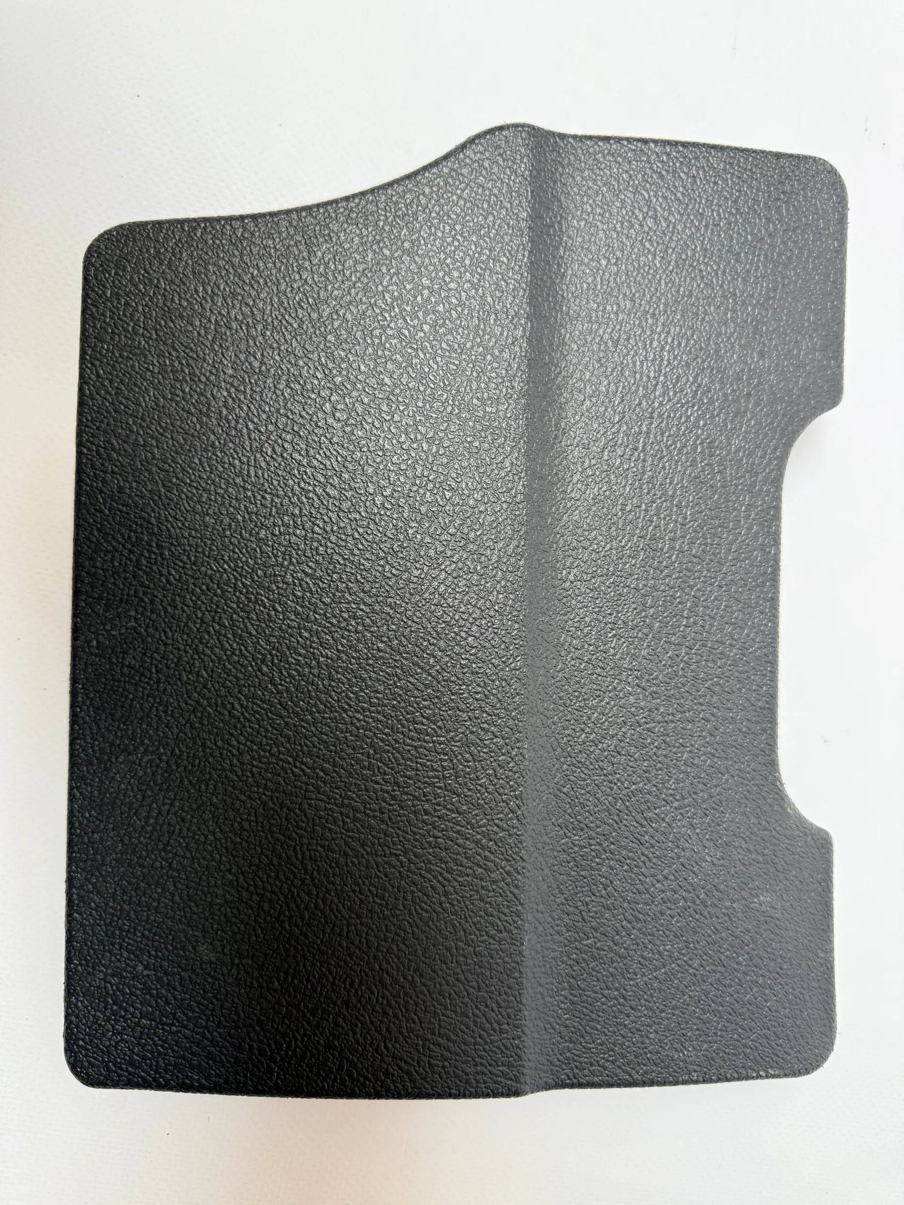 Оригинальная крышка блока предохранителей Опель Зафира А 90590741LHD / 330188061