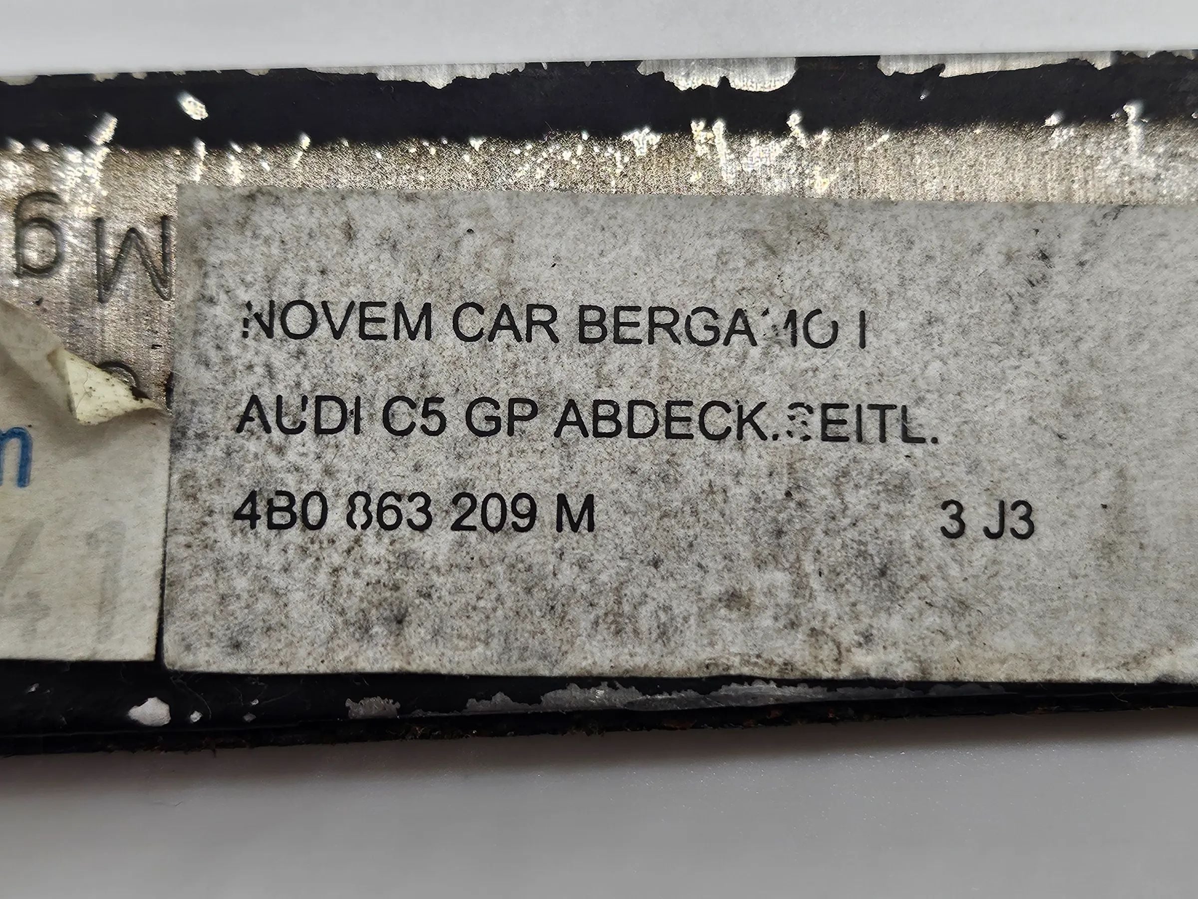 Oryginalna Osłona Dekoracyjna Konsoli Środkowej Hamulca Ręcznego Audi A6 4B 4B0863209M