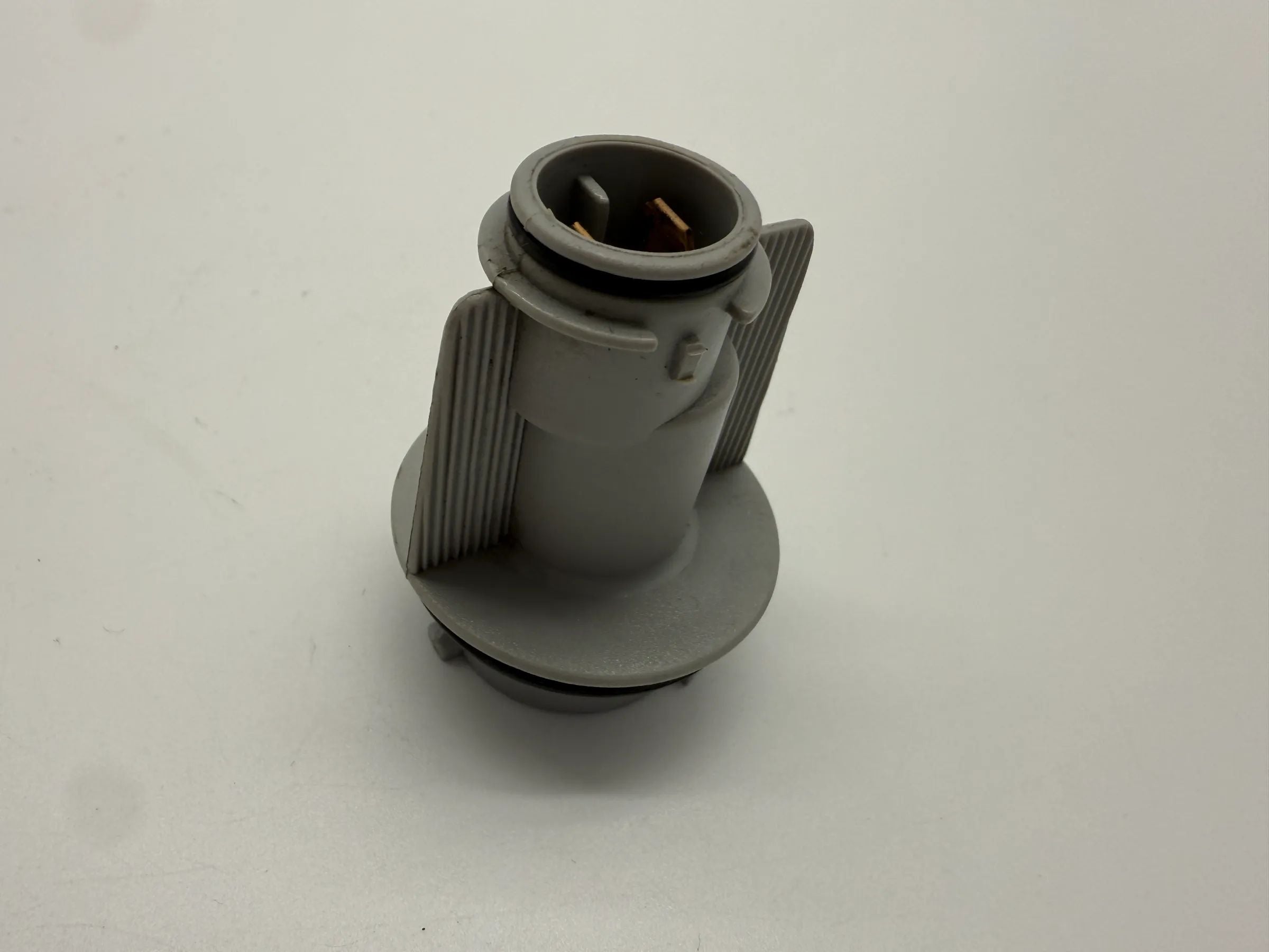 Oryginalny VW Passat B5 (3B2/3B5) uchwyt lampy kierunkowskazu R/L 441-1523