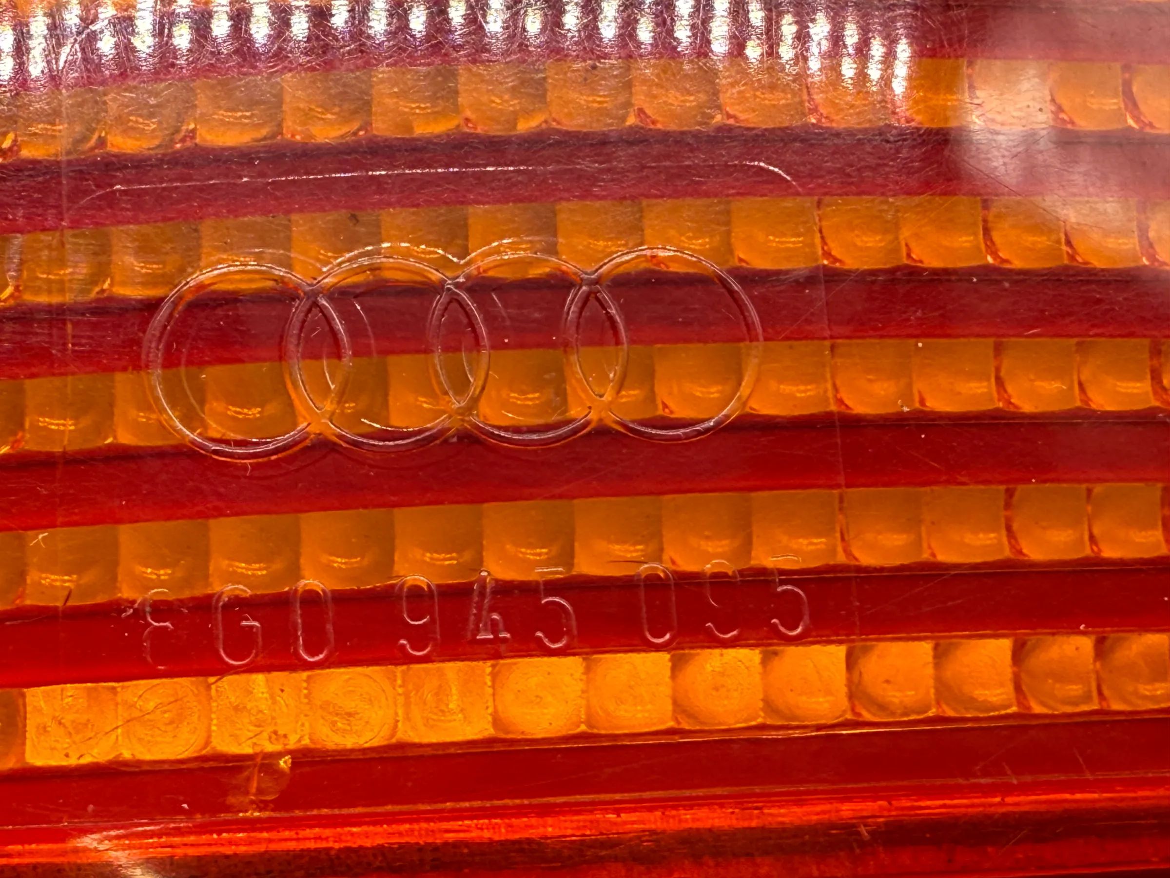 Original Audi A80 Cabriolet (8G7) Rückleuchte / Rücklicht Links 8G0945095