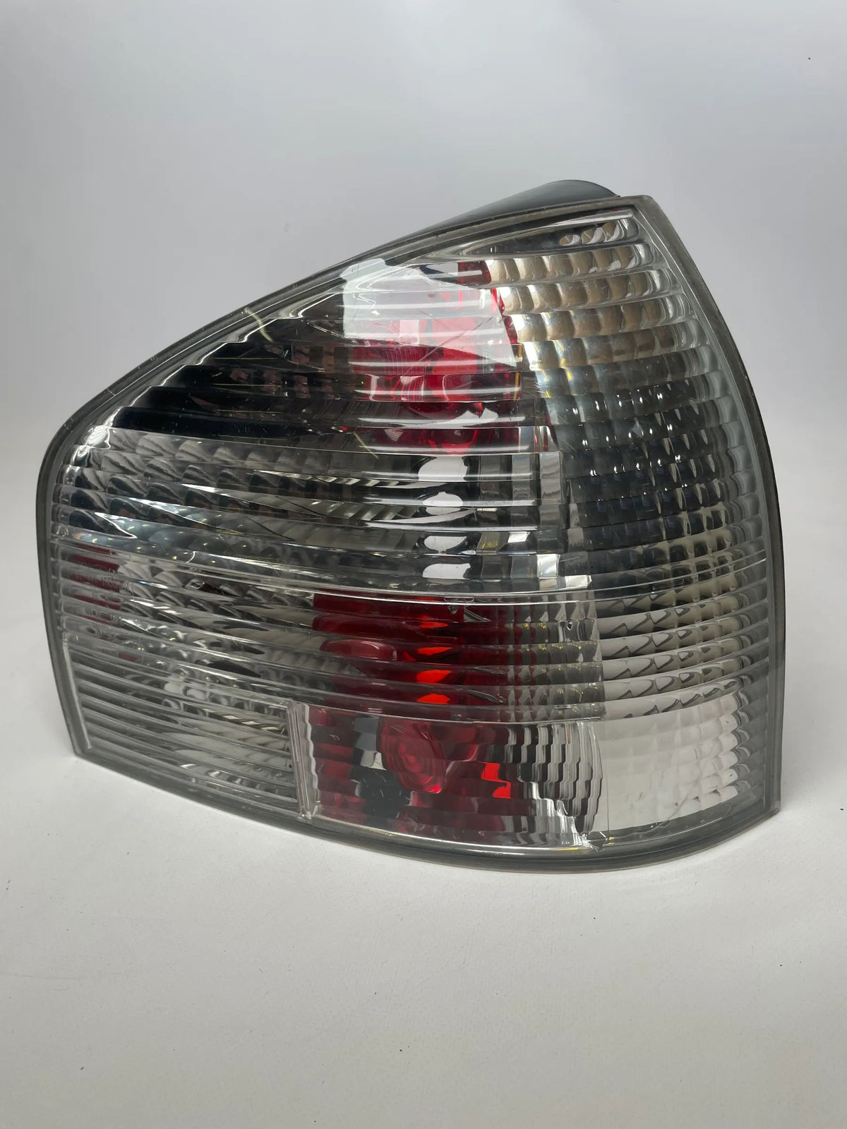 Audi A3 (8L) Rückleuchte Rechts Hinten 08-441-1956R-B