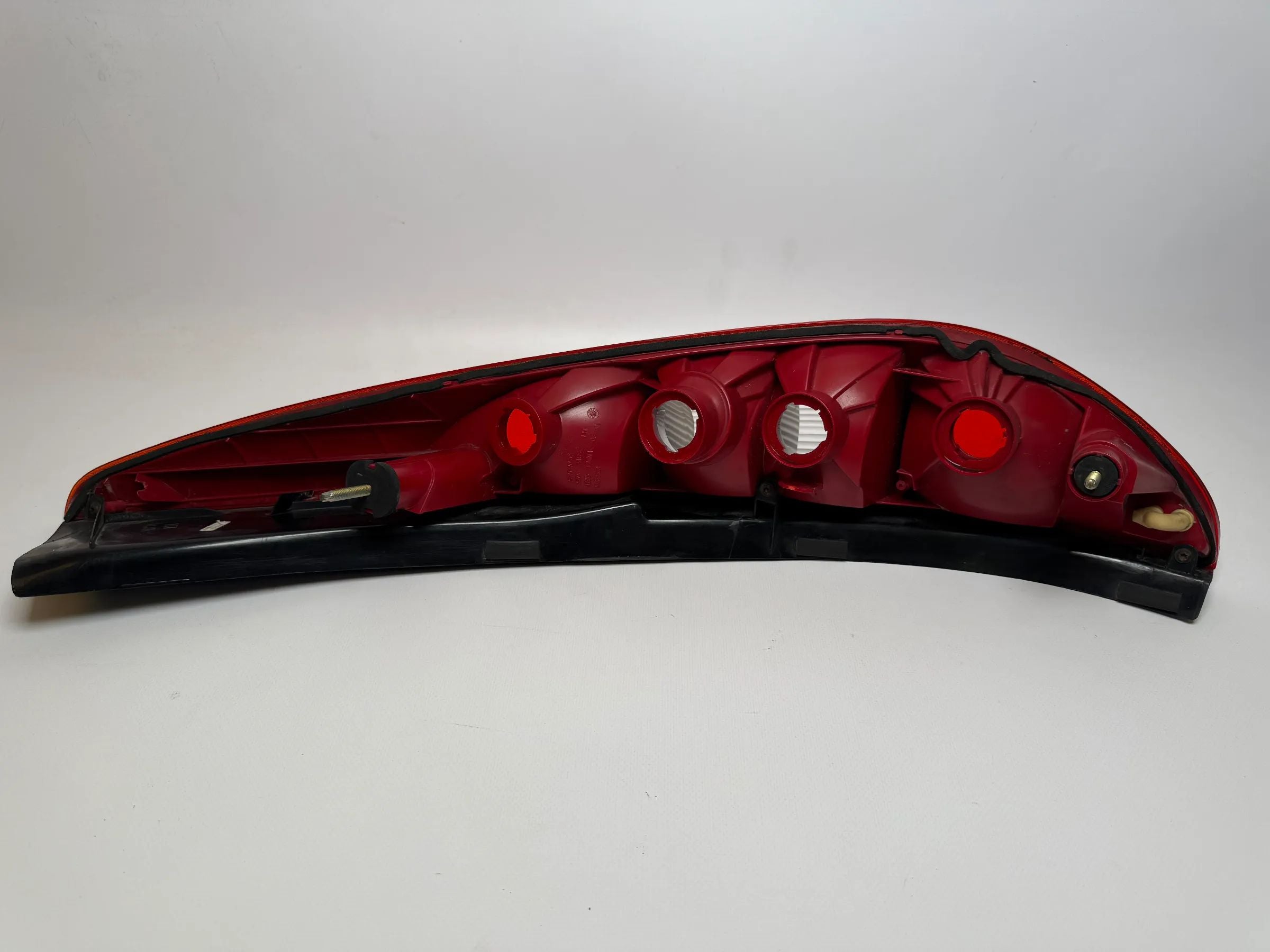 Oryginalna lampa tylna Ford Mondeo III (B5Y/BWY), lewa 1S71-13405-C LH