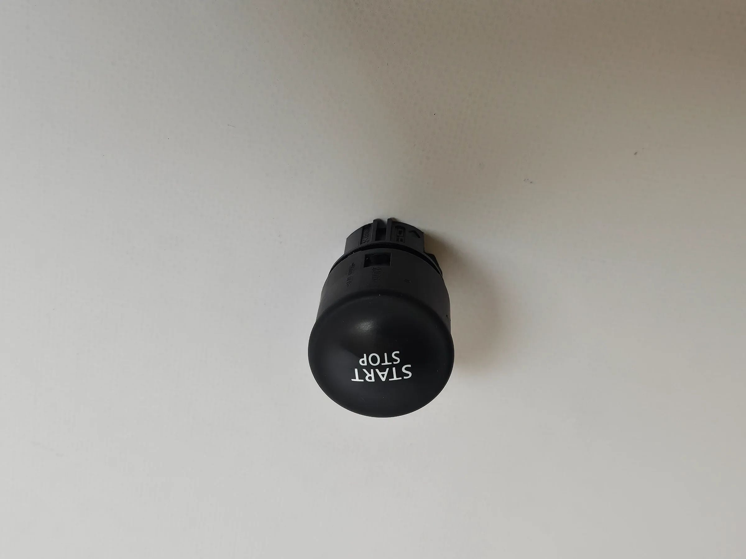 Oryginalny przełącznik Start Stop Renault Megane 2 1927937