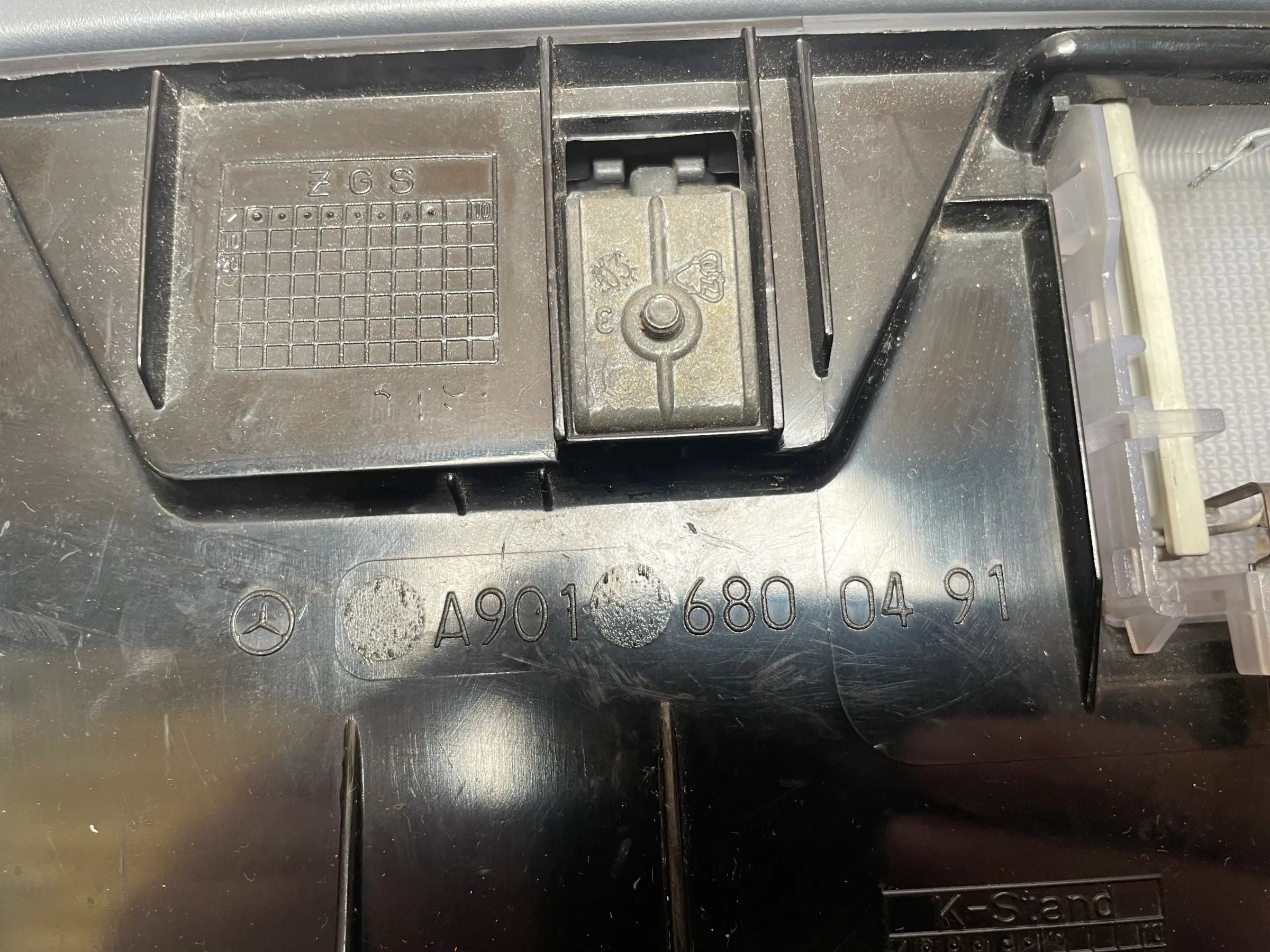 Mercedes Sprinter Handschuhfach A9016800491 (W901/W902/W903/W904/W905)