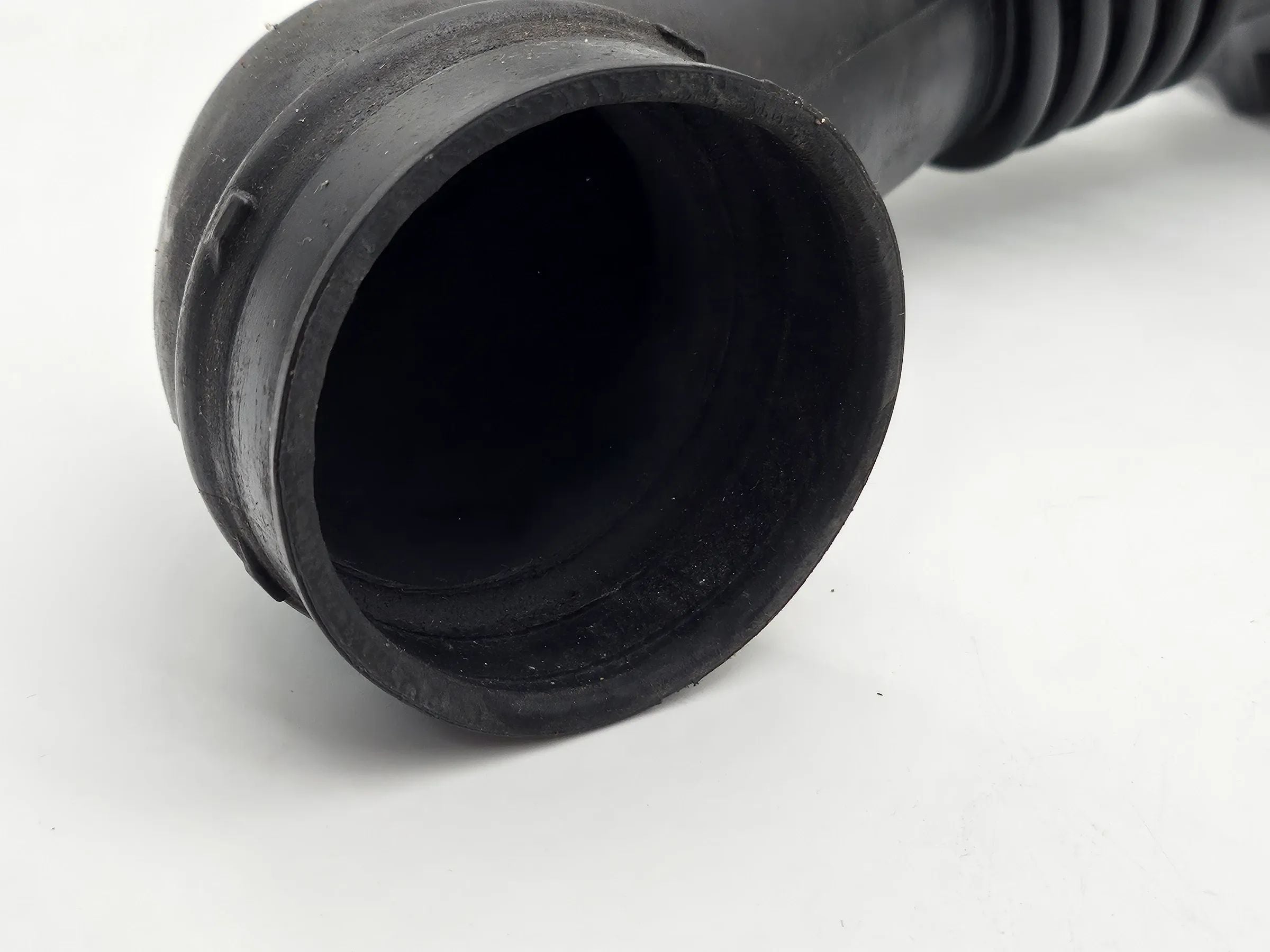 MAZDA DEMIO DW 1.5 16V Ansaugschlauch Luftschlauch Schlauch Luftansaugrohr  B5E1