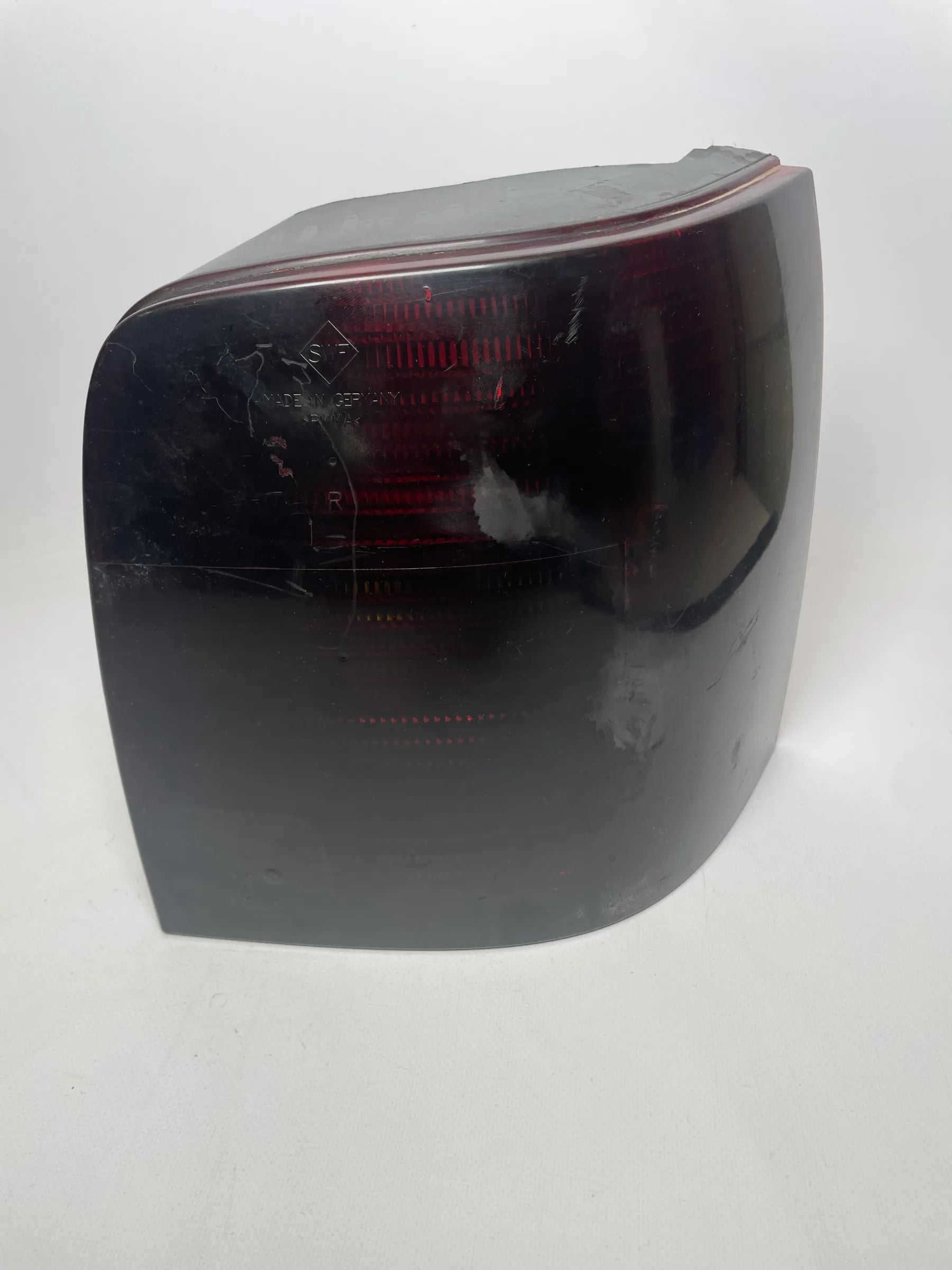 VW Passat Variant 3B5/3B6 Tail Light Rear Right Black 3B9945112 F