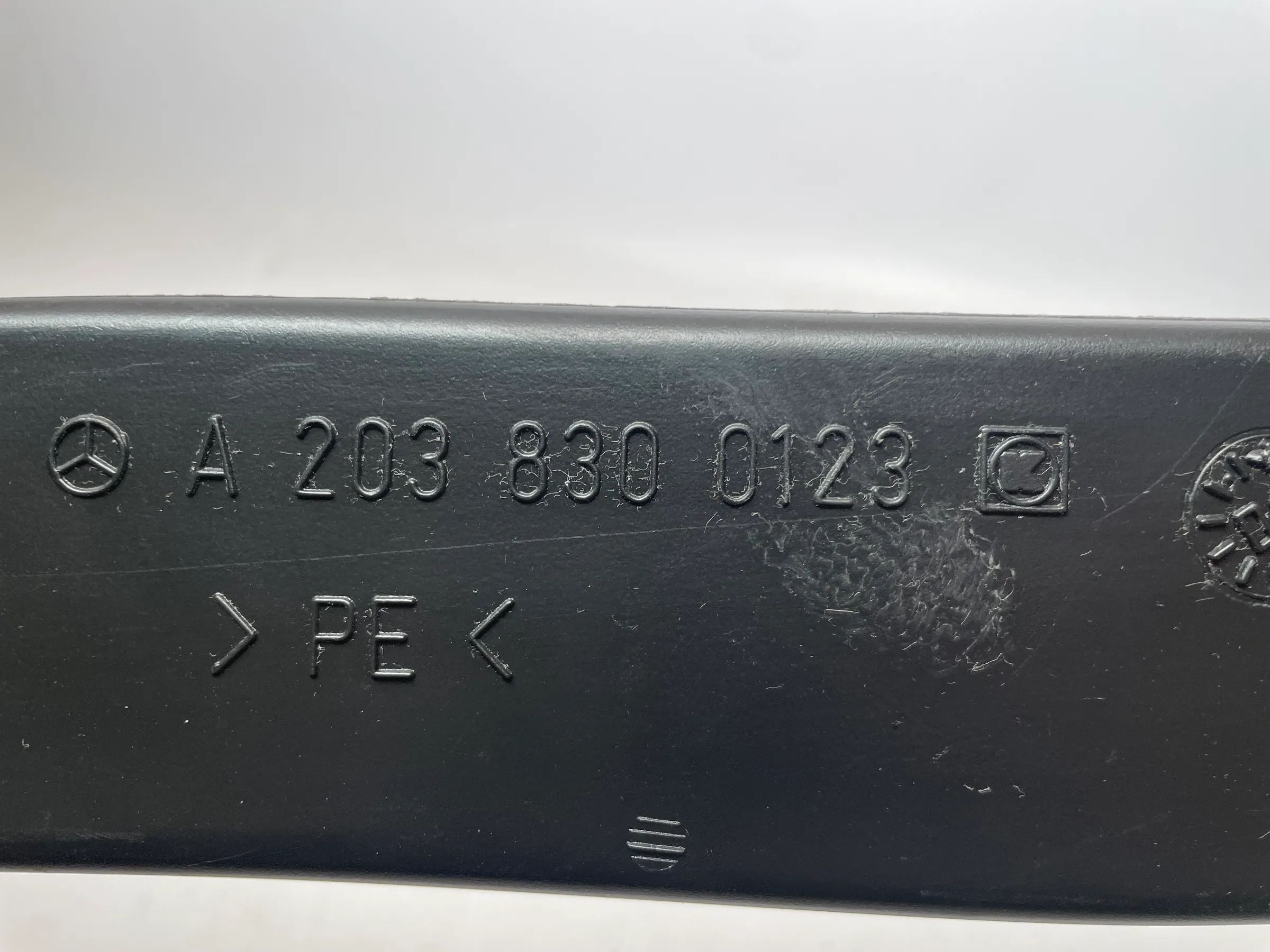 Original Mercedes-Benz C-Klasse (W203) Lüftungskanal Links A2038300123