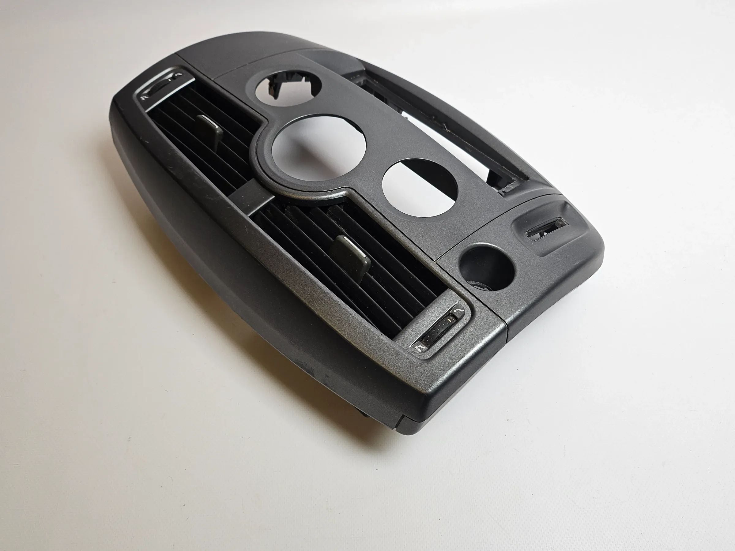 Oryginalna konsola środkowa do RENAULT SCENIC II (JM) 847681 8200140713