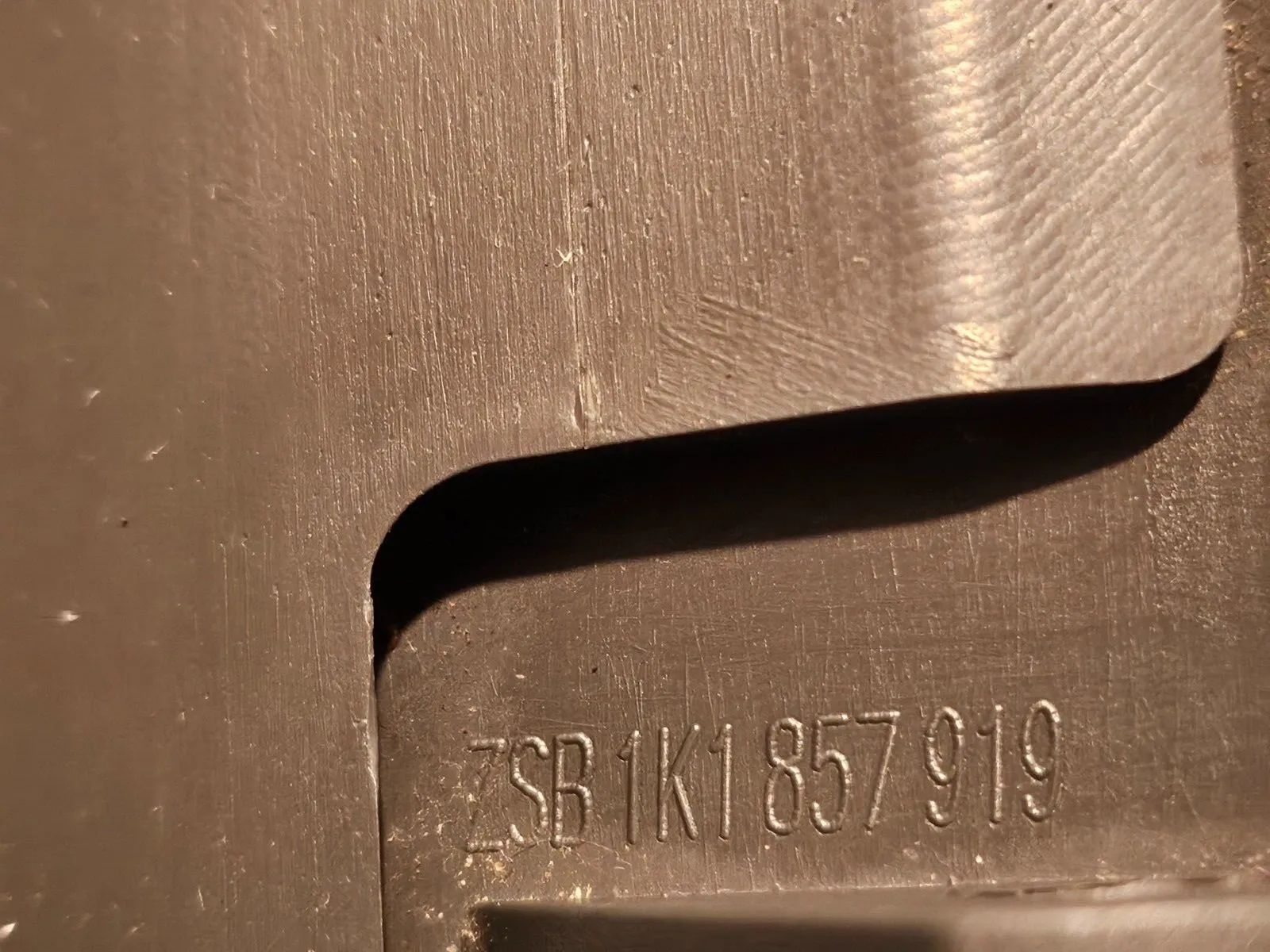 Coffre de rangement original gauche VW EOS (1F7, 1F8) 2.0 TDI 16V 1K1857919 (219675)