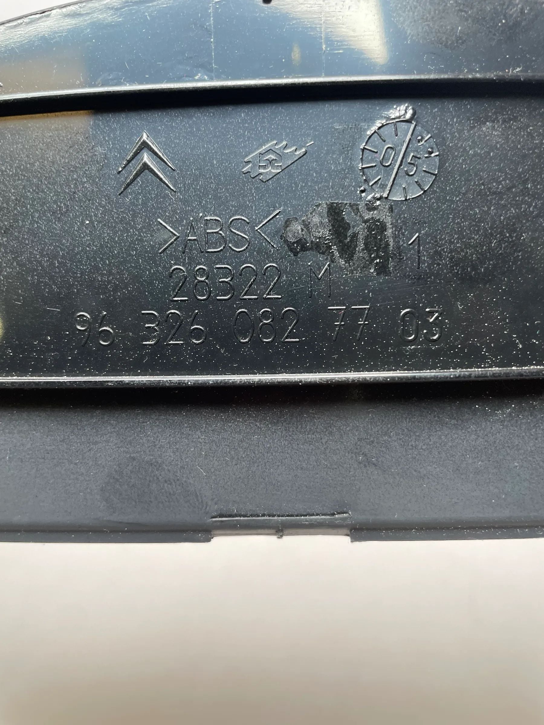 Original Citroen C5 (DE/DC) Blende Display Armaturenbrett 9632608277