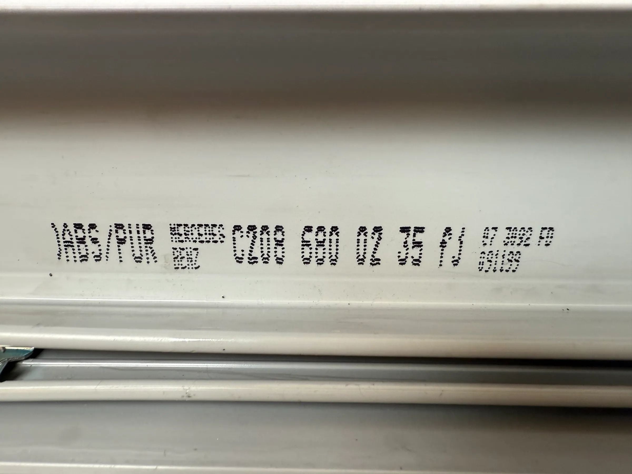 Oryginalne listwy progowe Mercedes-Benz CLK (C208/W208) Szare Lewa 2086800235