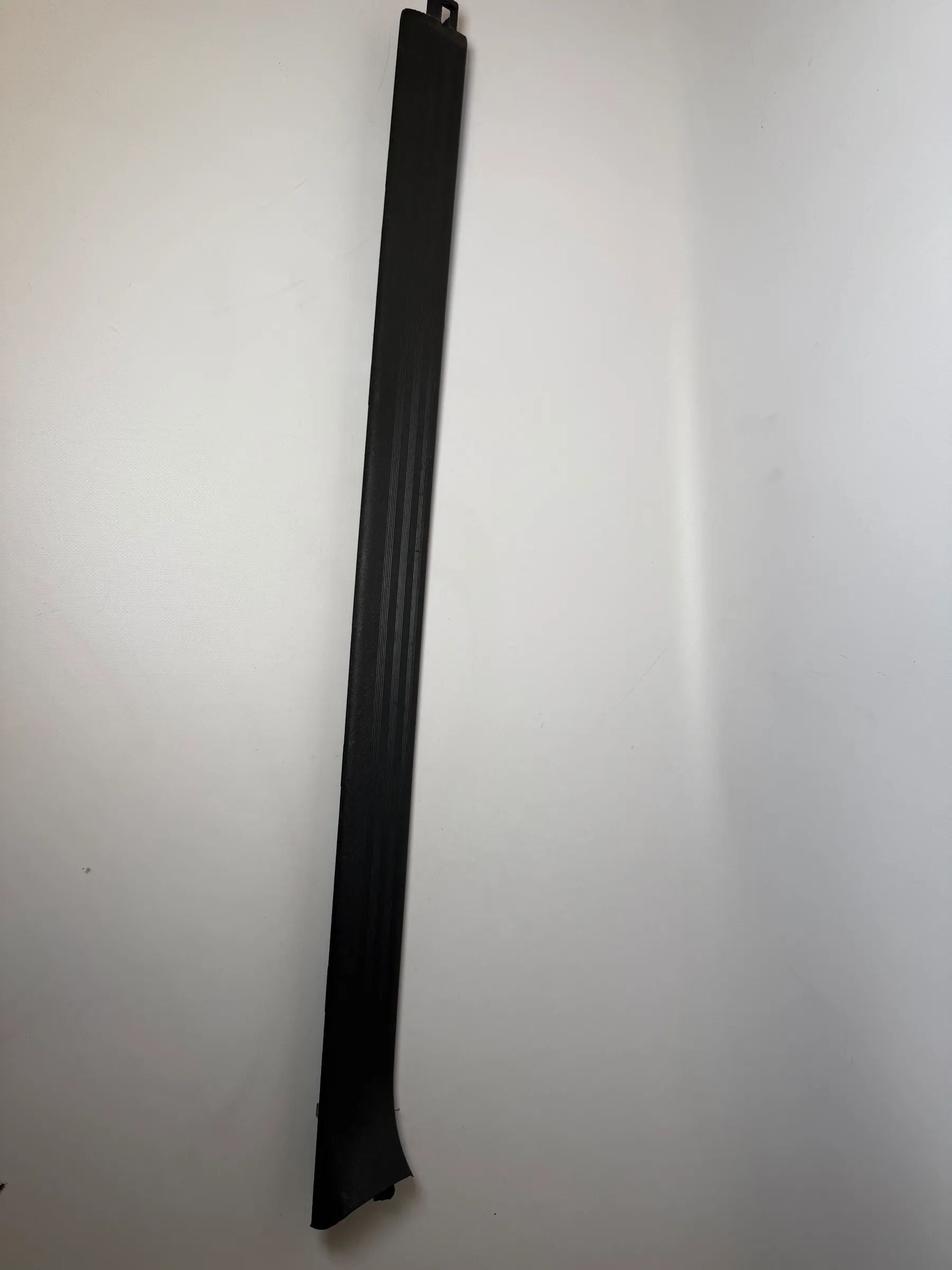 Oryginalna listwa progowa Audi A3 S3 8L 2-drzwiowa prawa 8L3853906