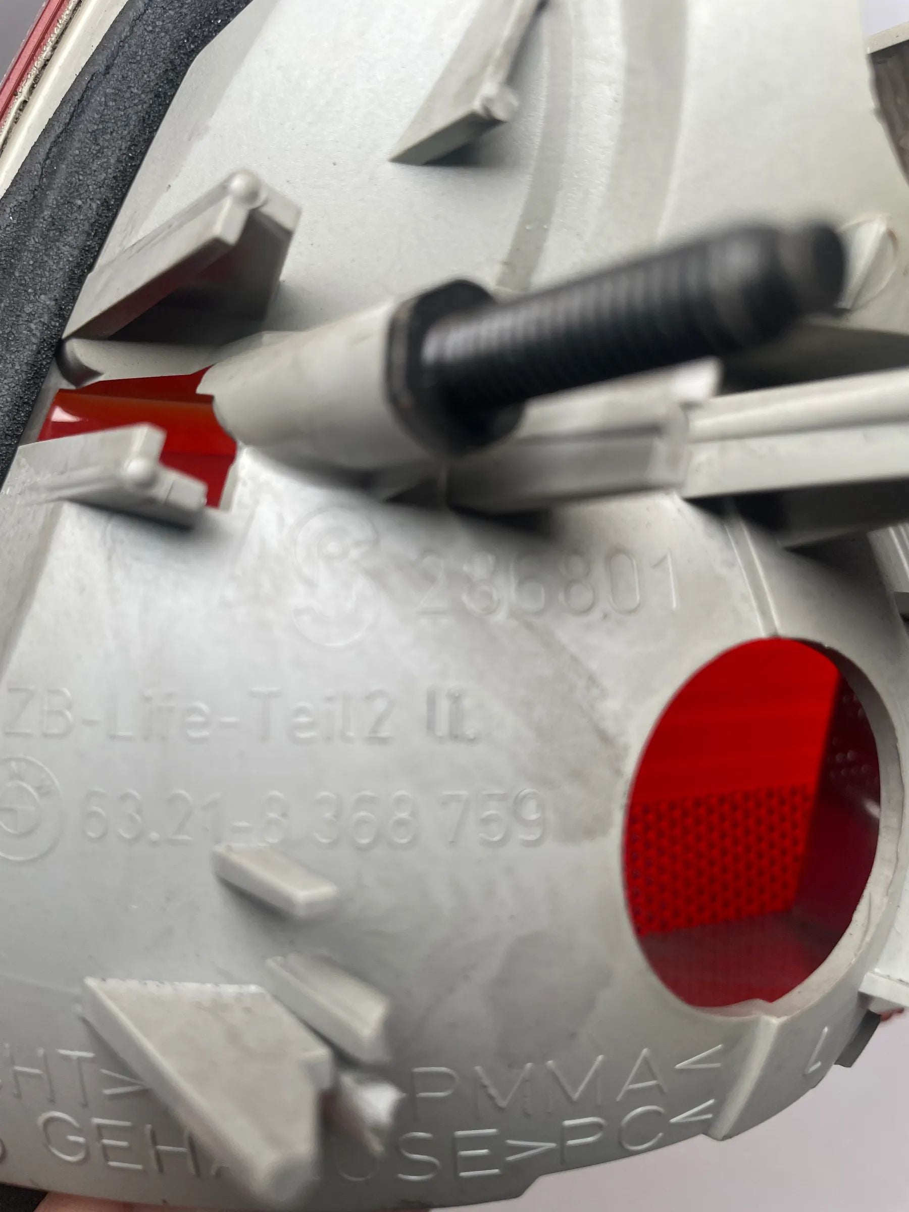 Original BMW 3er Touring (E46) Rückleucht Heckklappe Links Hinten 8368759