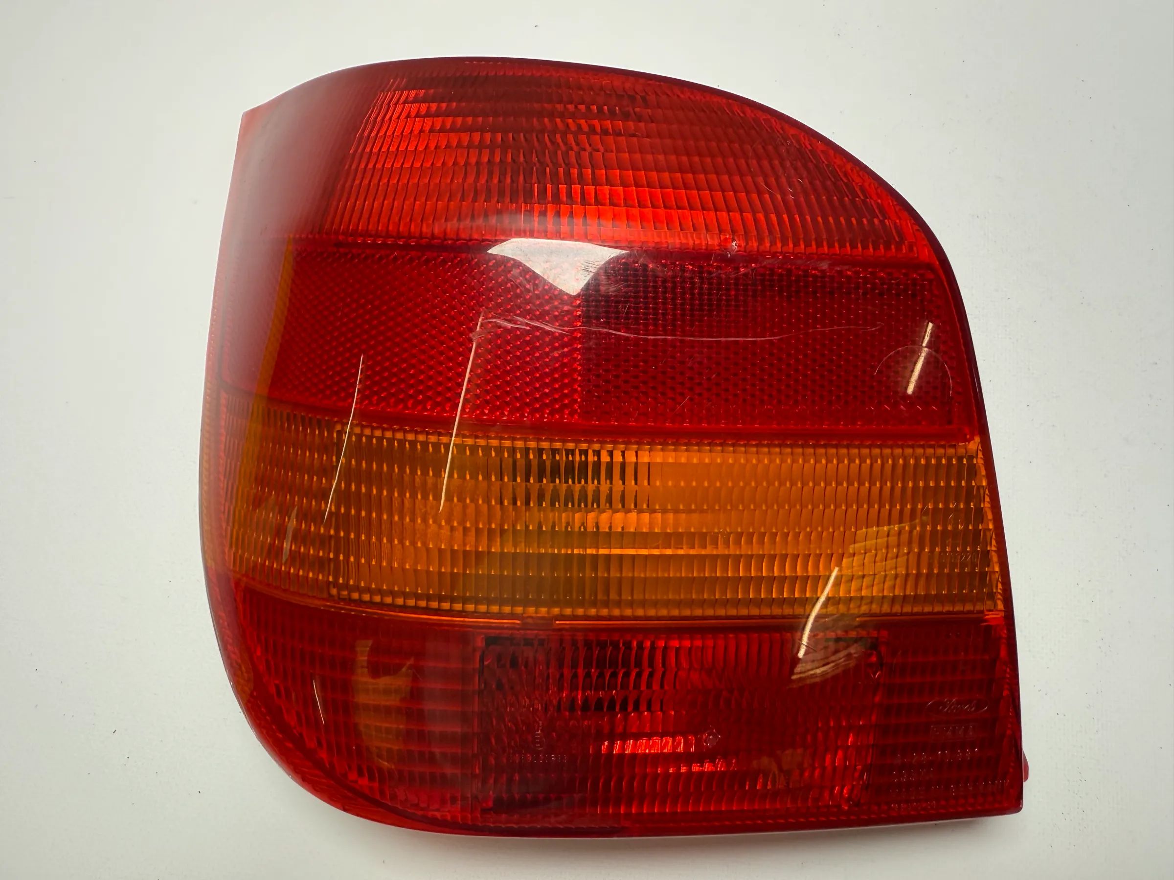 Oryginalne tylne lewe światło Ford Fiesta 3 Mk III GFJ A-28-10.881