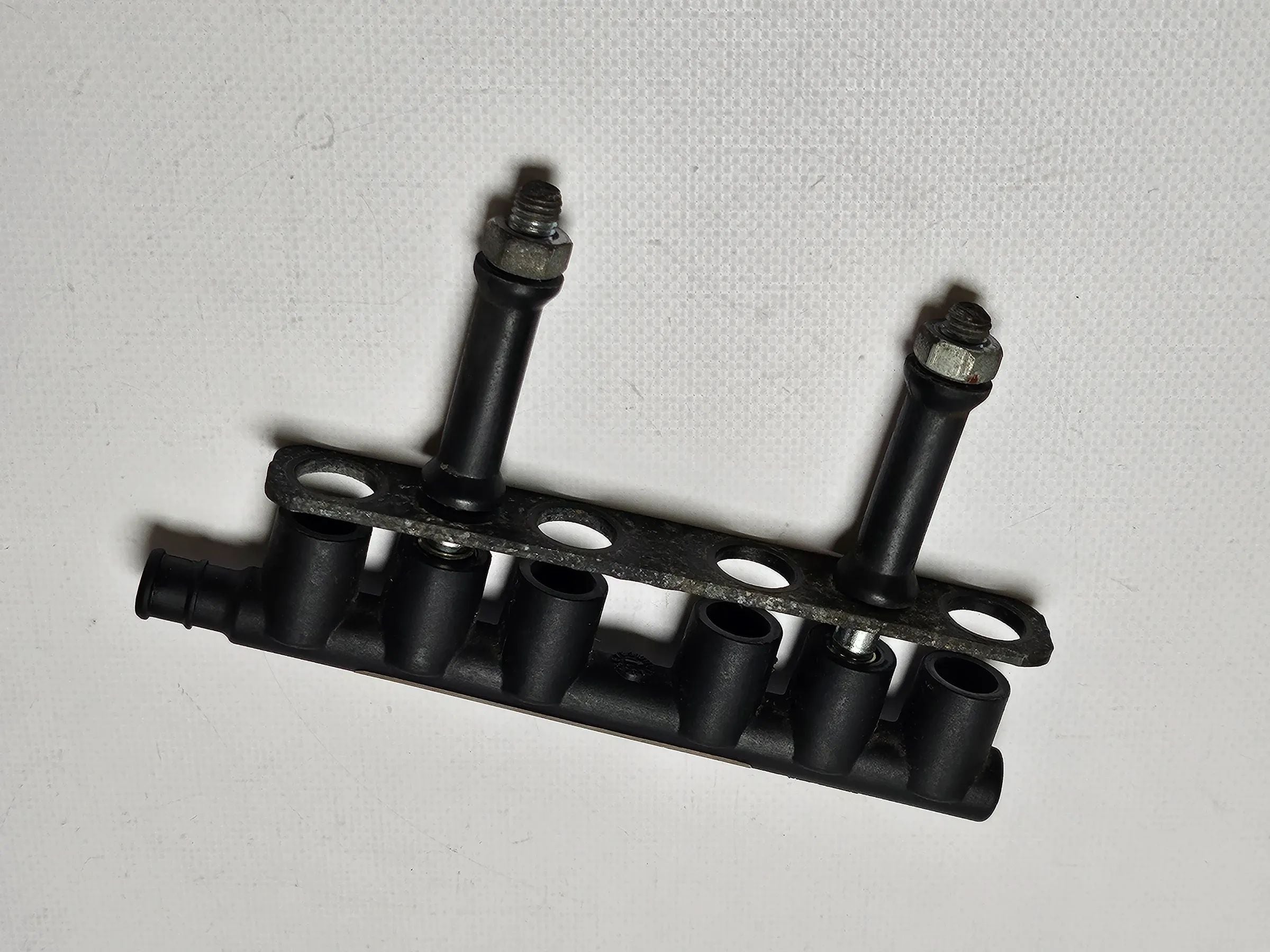 Оригинальная EUR Крепление форсунки газового инжектора LPG/CNG 67R-010093