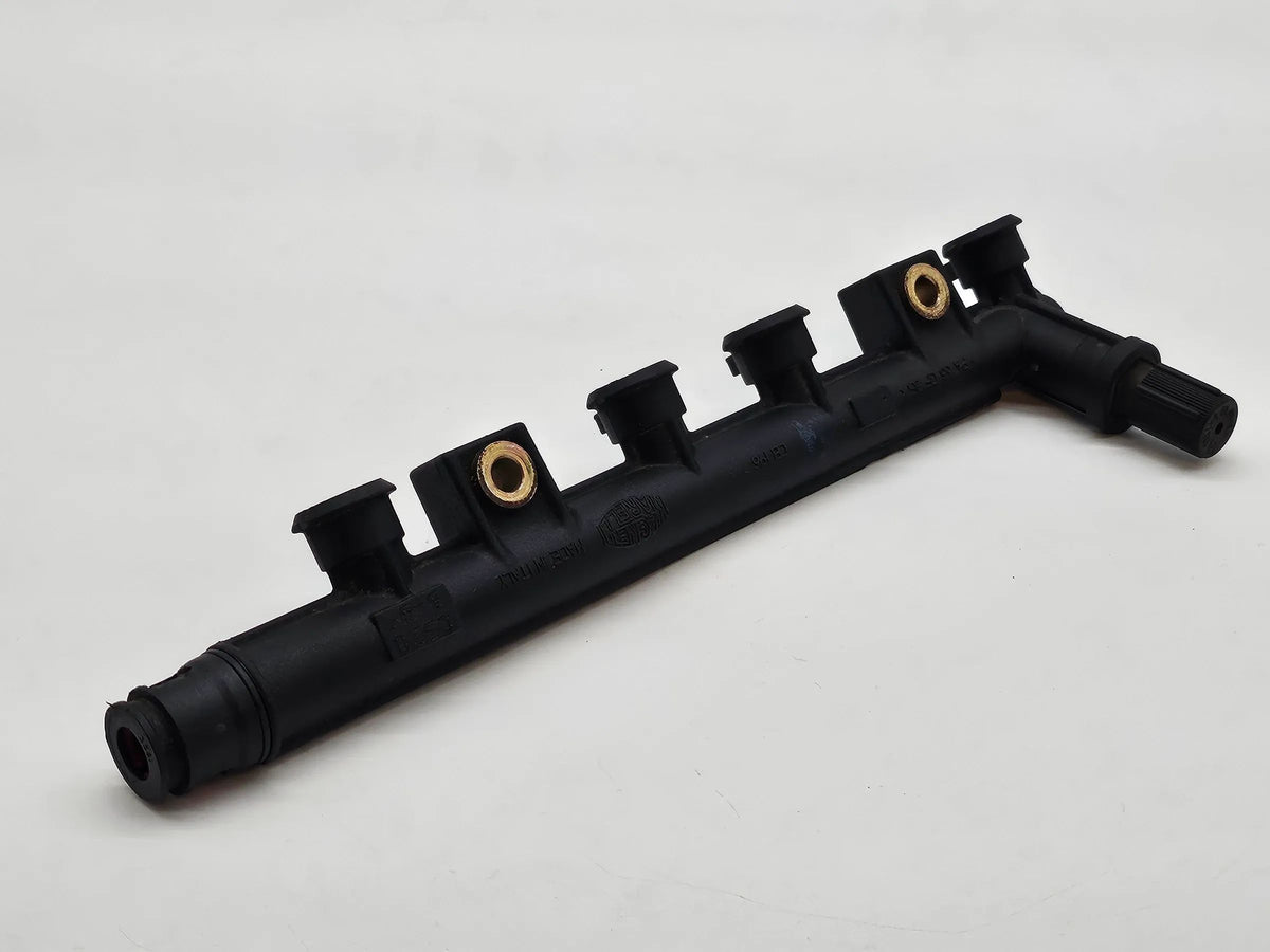 Original Fiat Punto 188 II 1.2 8V Einspritzleiste  3219018301