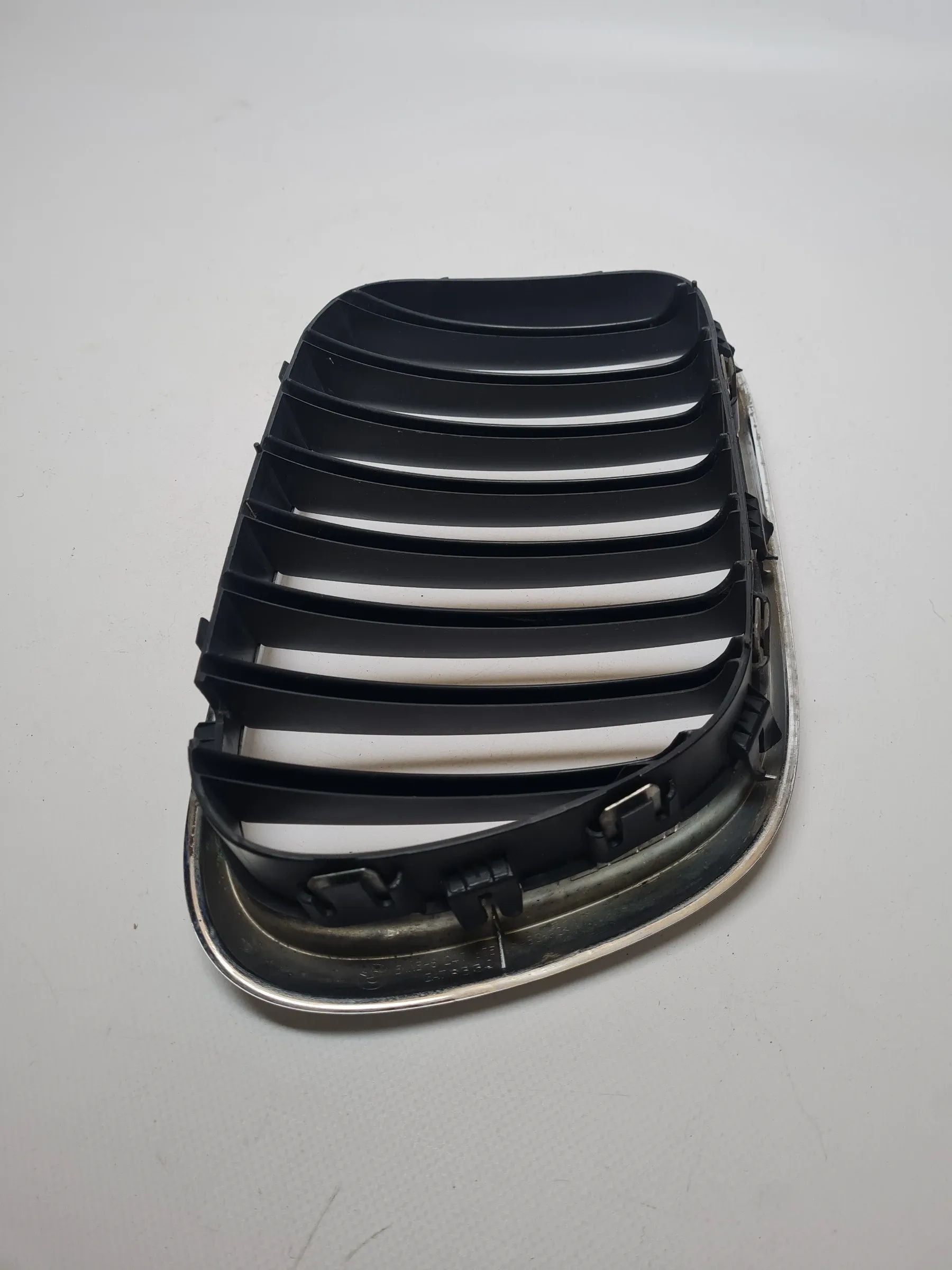 Original BMW X5 (E53) Kühlergrill Vorne Rechts 8247673