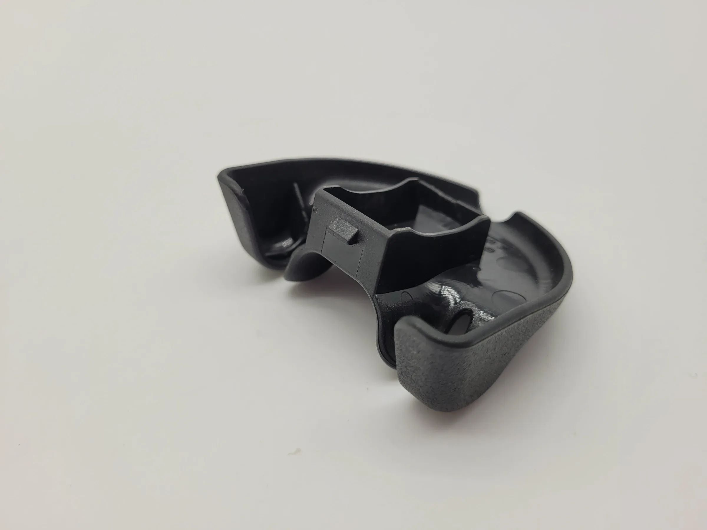 Original Mercedes-Benz C-Klasse (W203) Gurt Abdeckung Rechts A2039220030