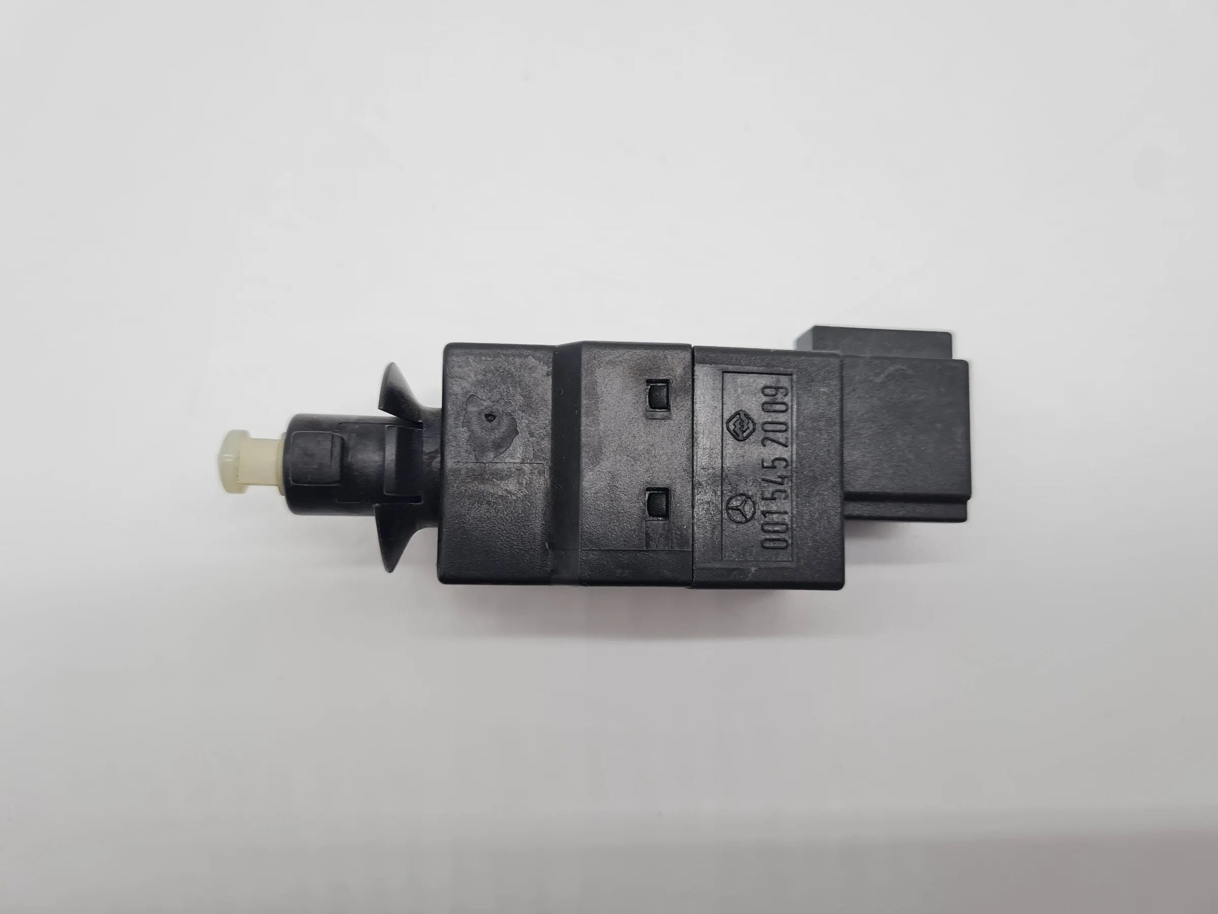 Original Mercedes Benz A-Klasse (W168) Bremslichtschalter A0015452009