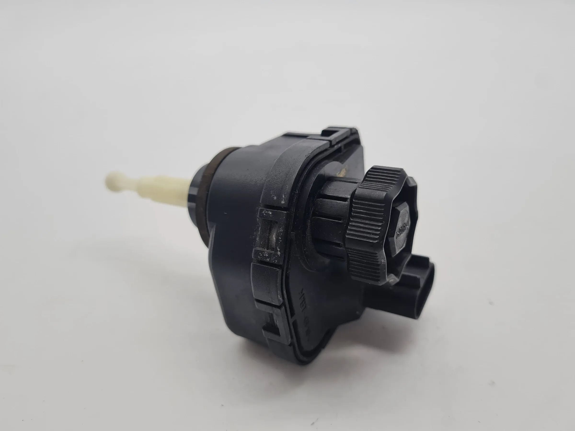 Original Opel Astra F Stellmotor Leuchtweitenregulierung LWR L/R 0307852300