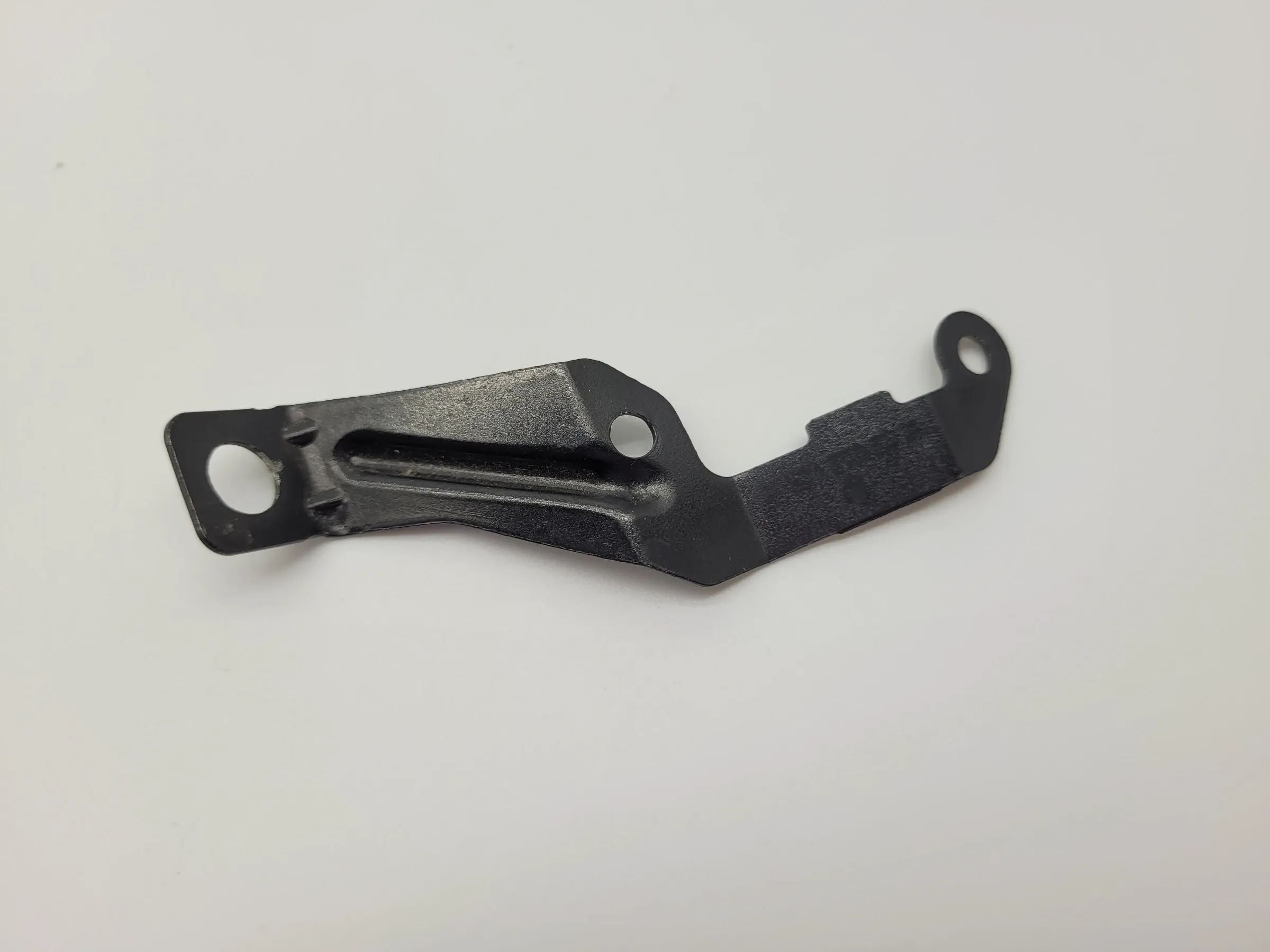 Original Mercedes-Benz C-Klasse (W203) Halterung Mittelkonsole Links A2036830214