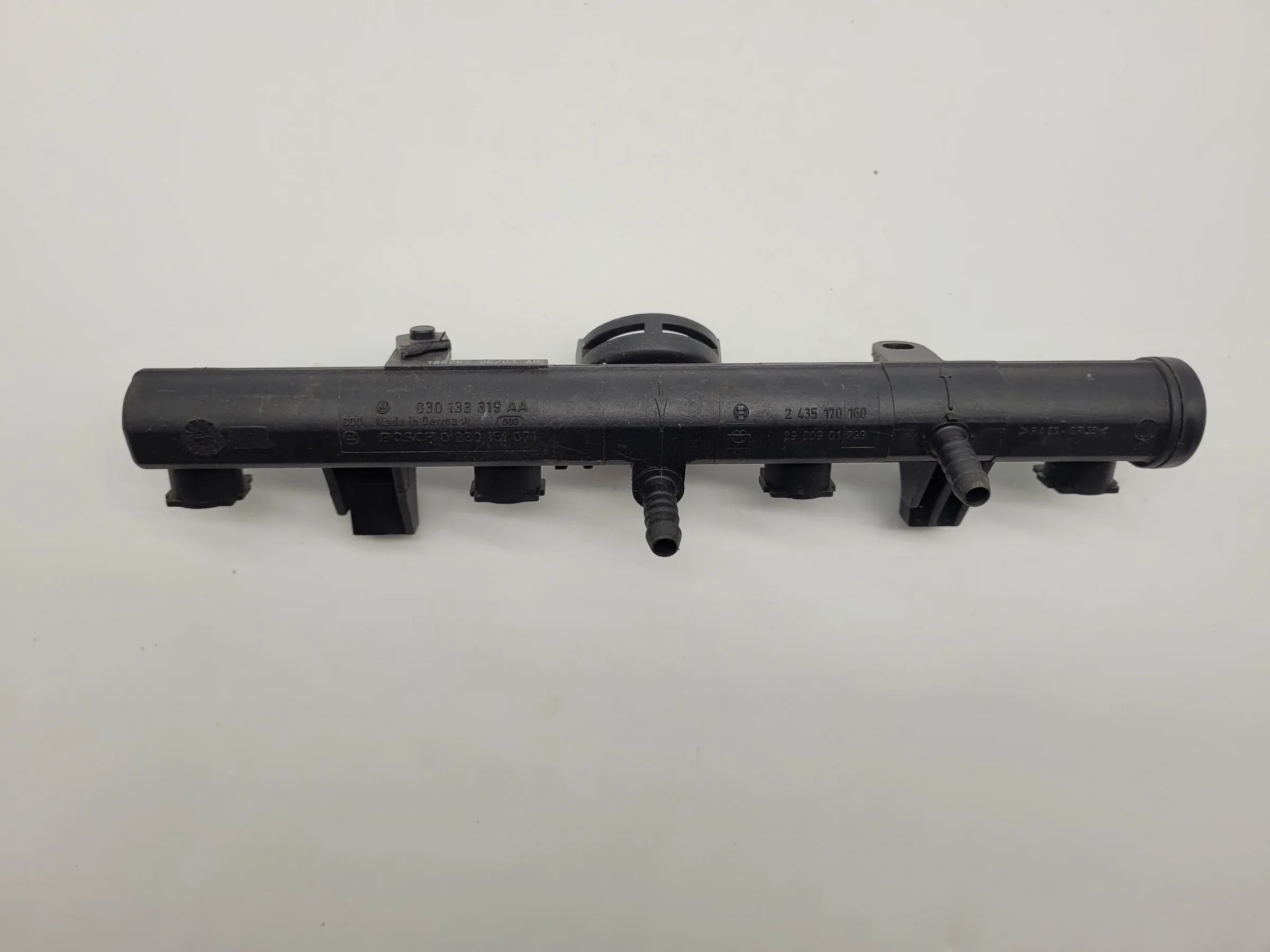 Original VW Polo (6N2) Einspritzleiste 2435170160