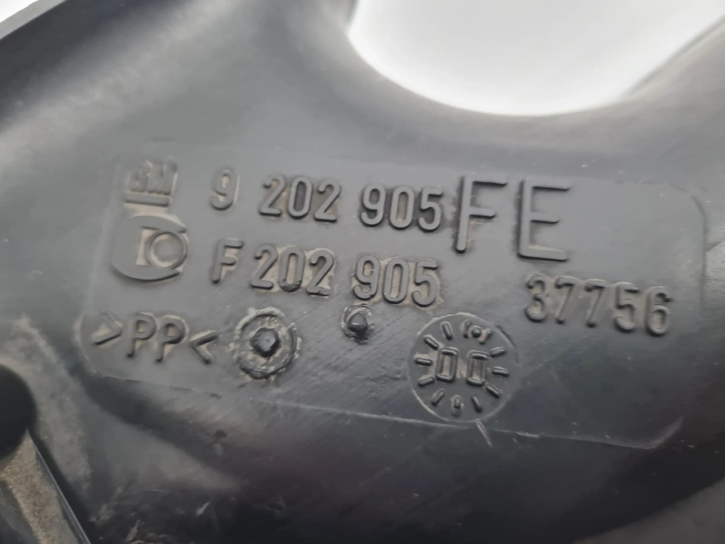 Original Opel Astra G (T98) Ansaugrohr zum Luftfilterkasten 9202905