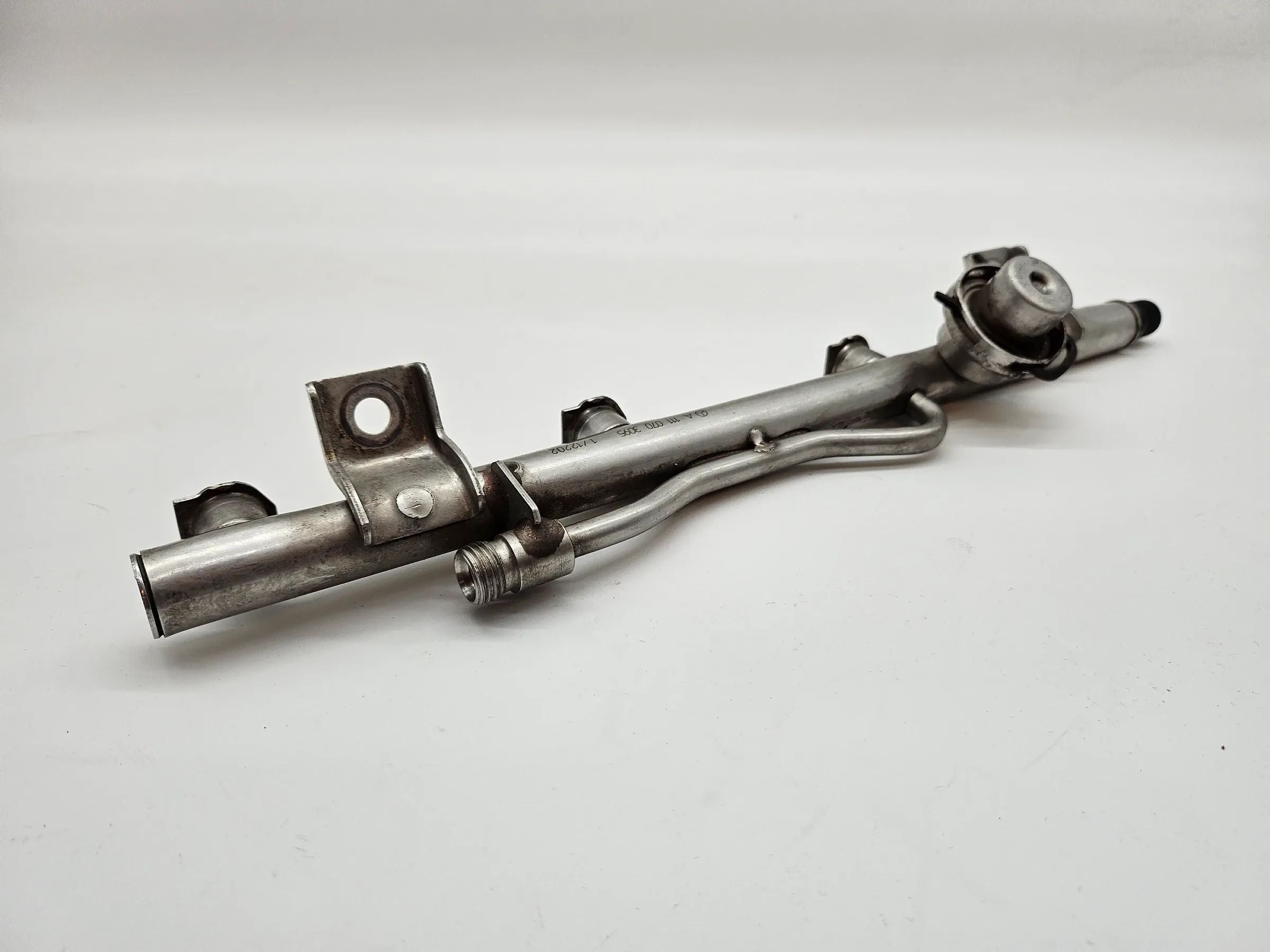 Orig. Mercedes W203 C200 Kompressor Einspritzleiste Düsenleiste A1110703095