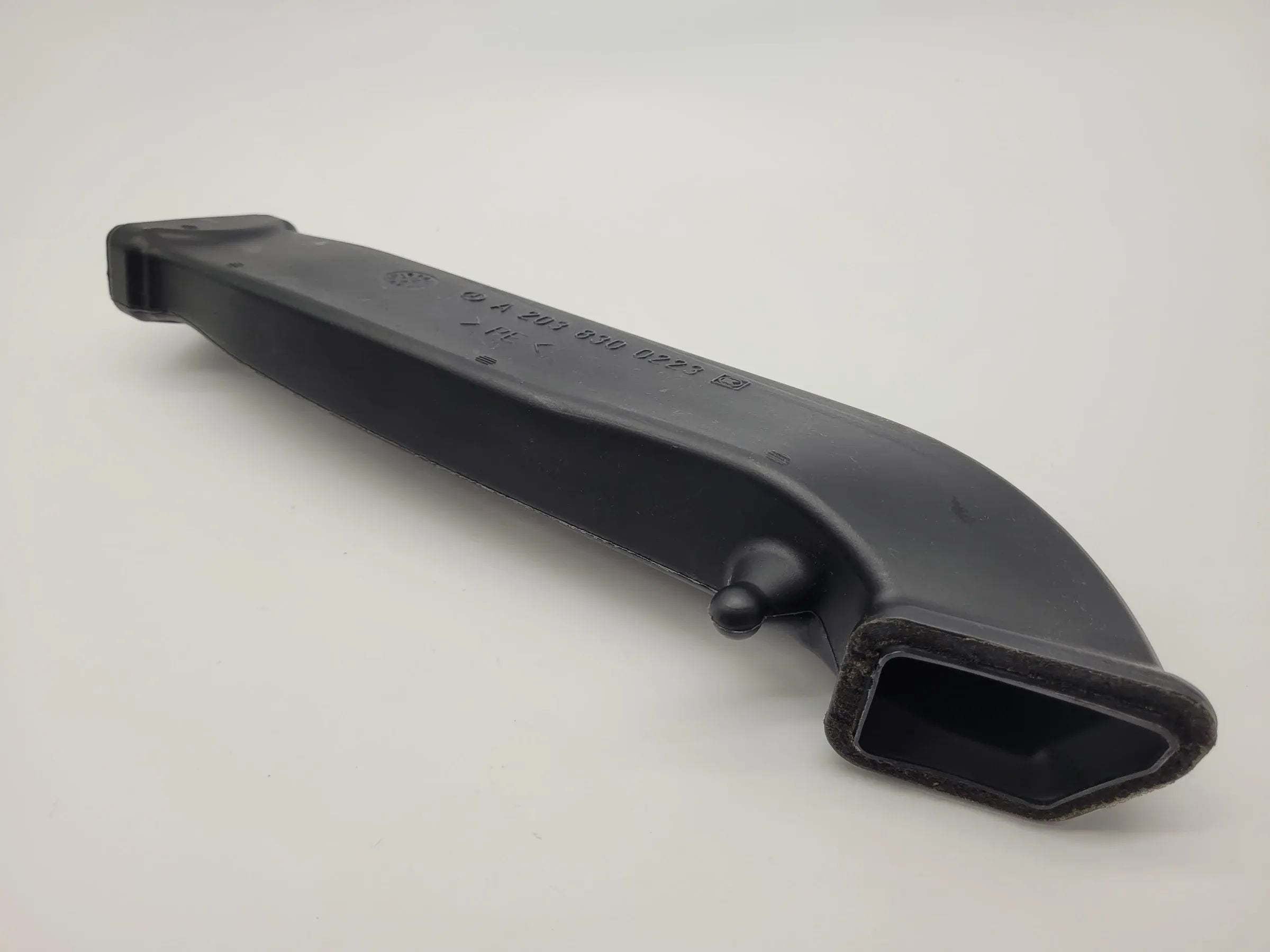 Original Mercedes-Benz C-Klasse (W203) Lüftungskanal Rechts A2038300223