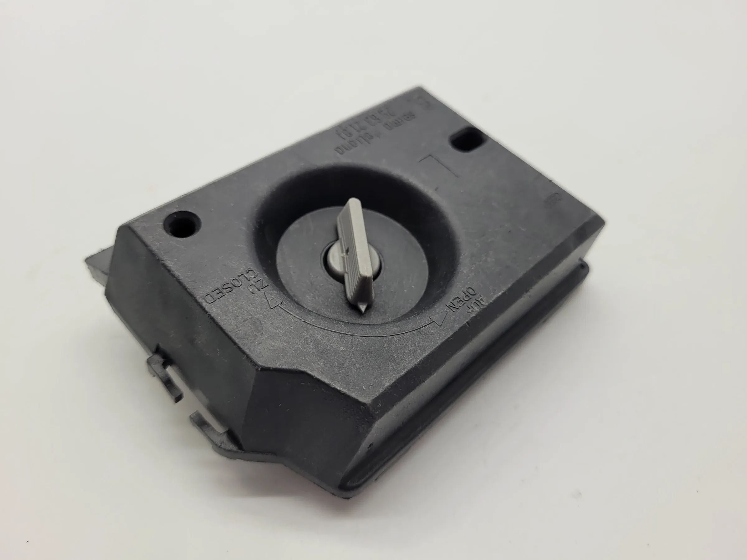 Original Audi A80 Rückleuchte / Rücklicht Lampenträger Links 29.63.21.01