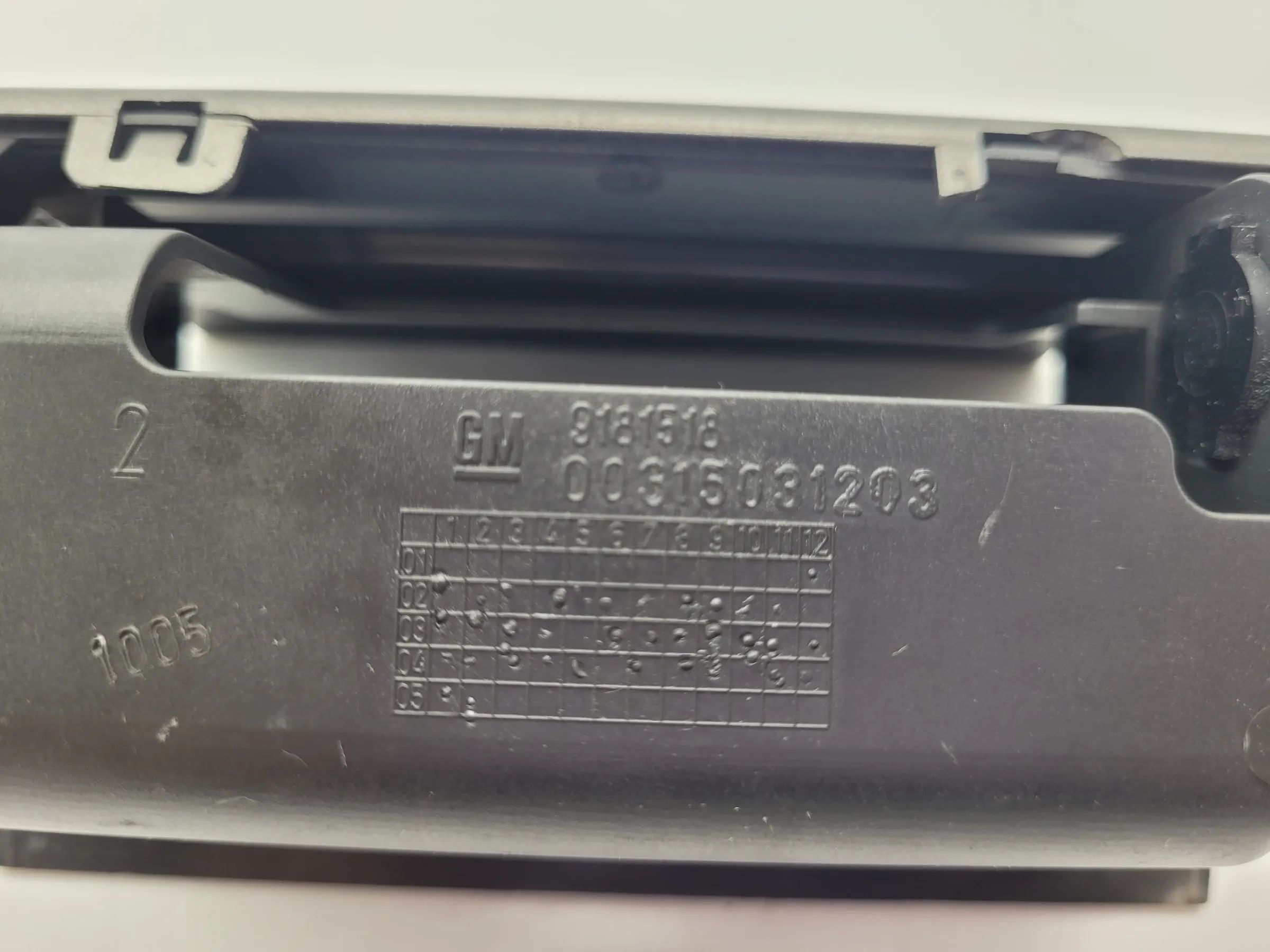 Original Opel Vectra C / Signum (Z03/Z02) Aschenbecher Front 9181518