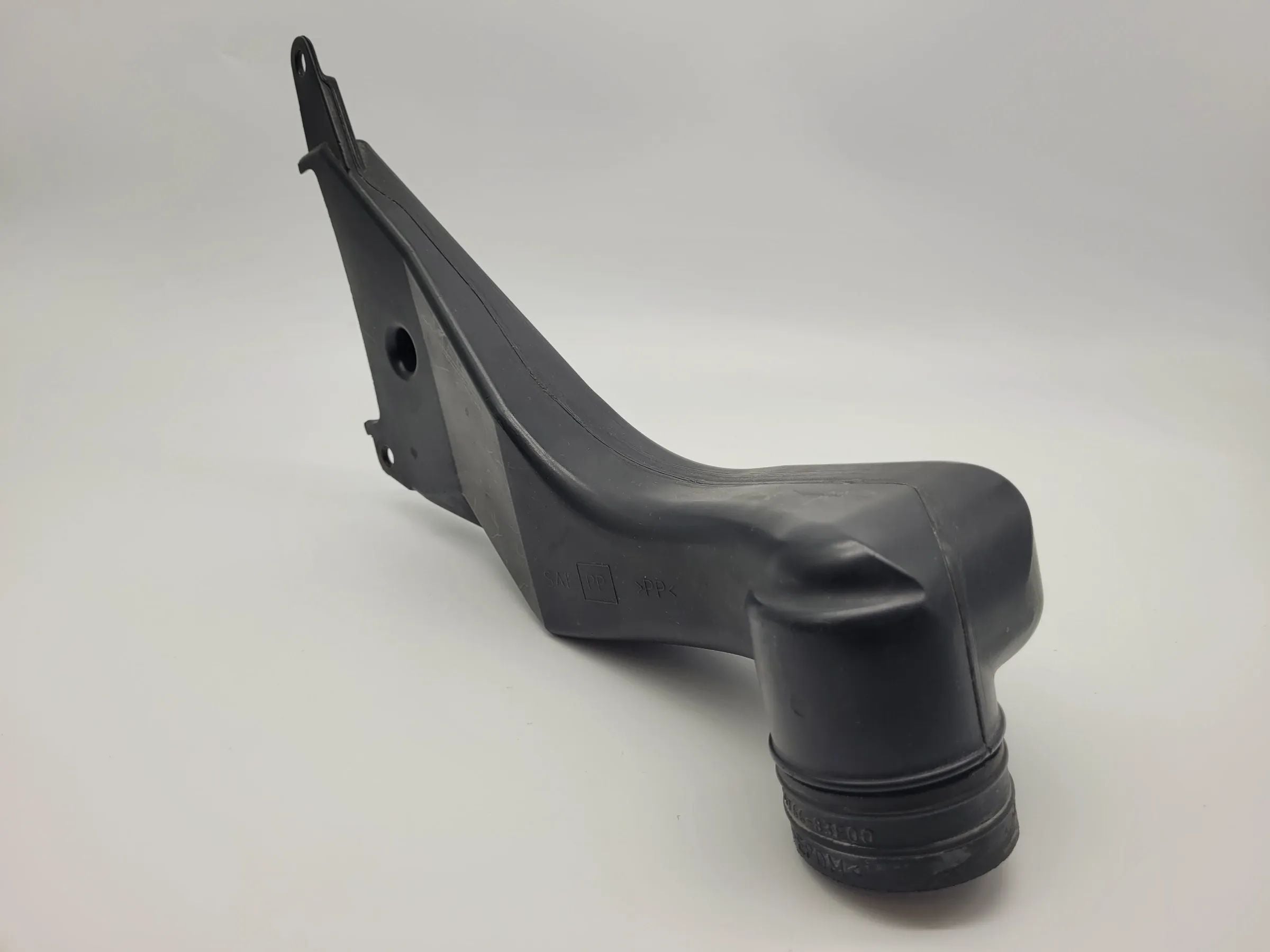 Opel Agila A (H00) Luftsaugrohr / Ansaugrohr 13766-83E00